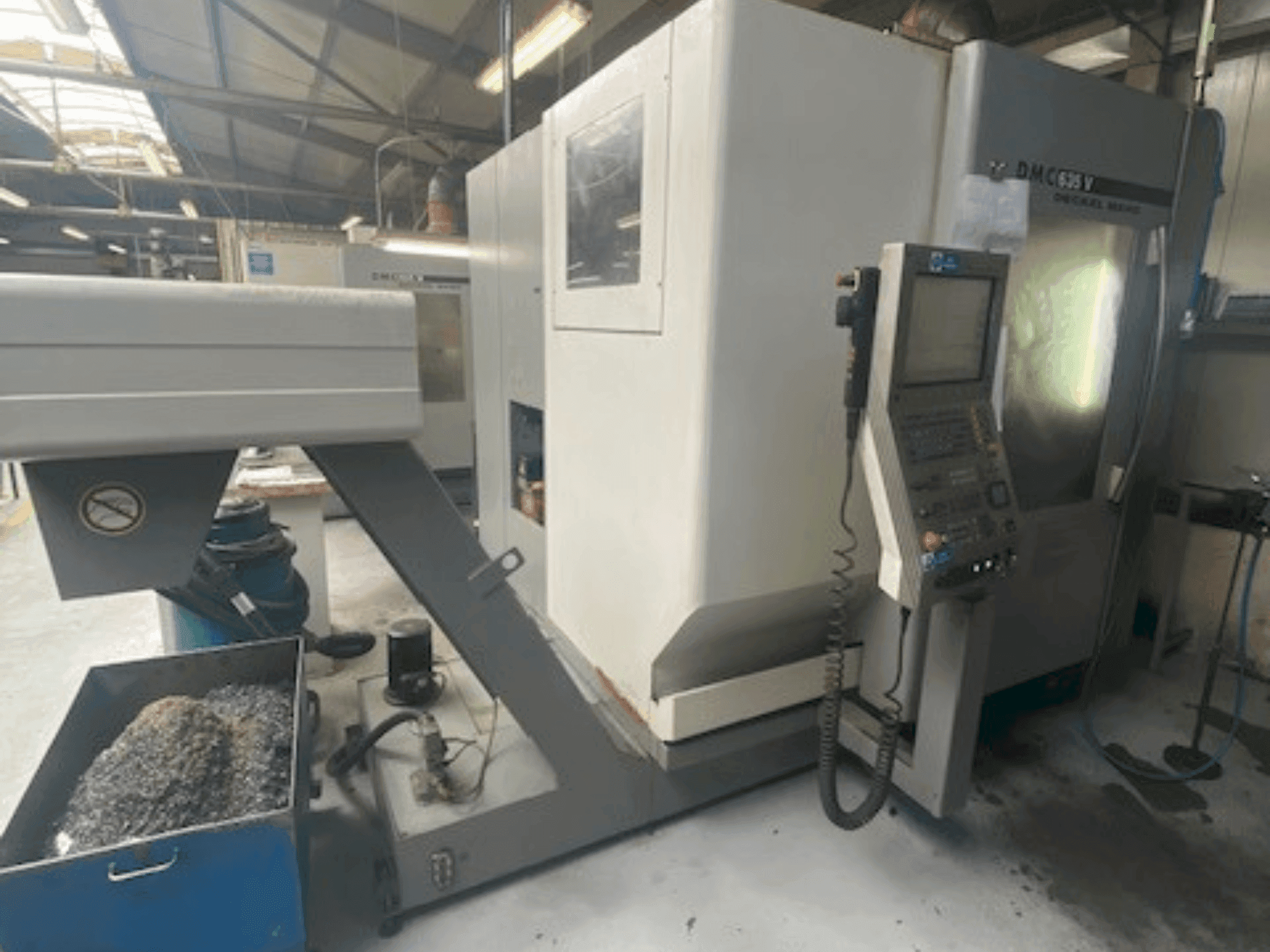 DMG DECKEL MAHO DMC 635V-maskinen framifrån