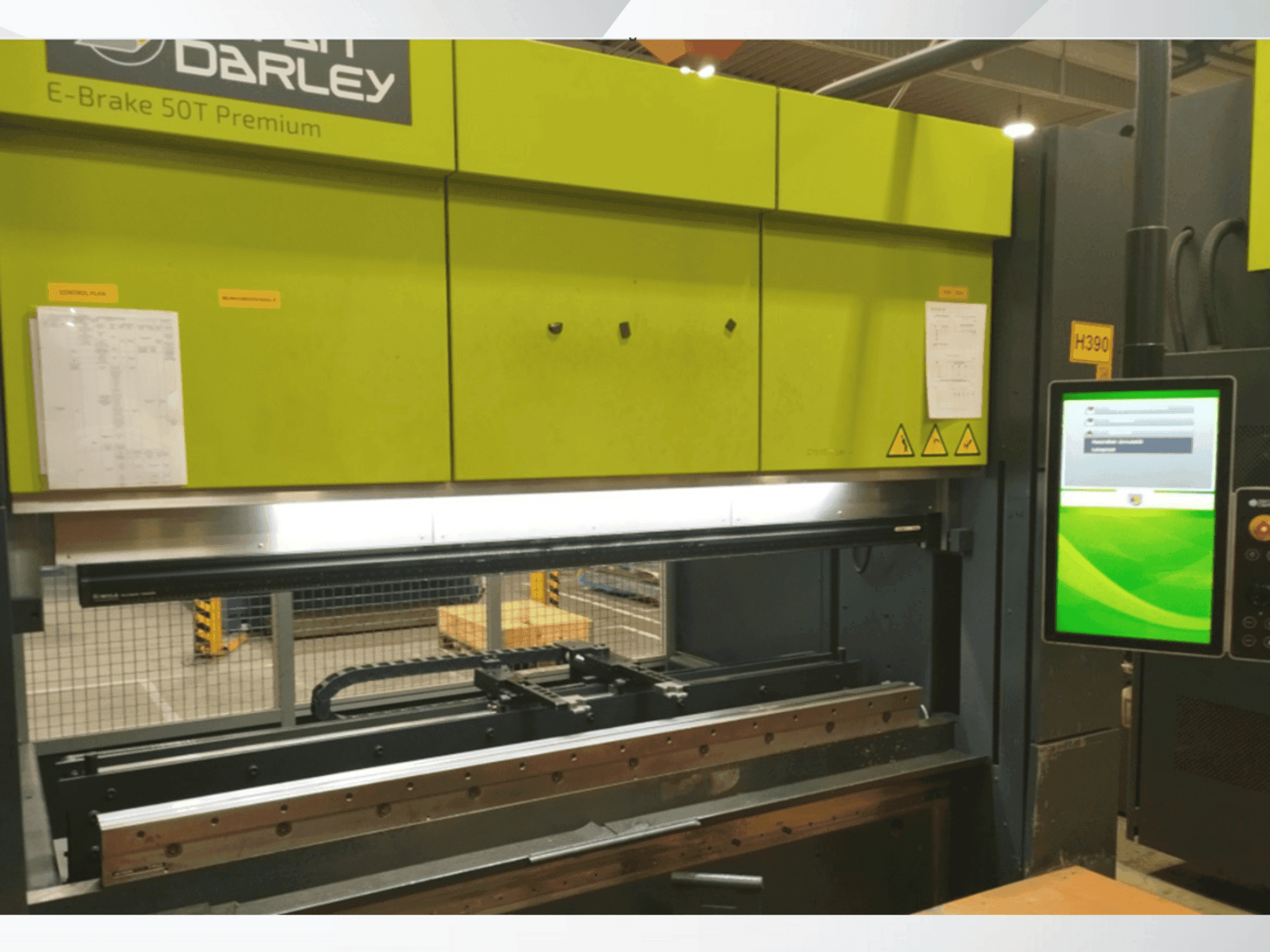 Safan DARLEY E-BRAKE Premium 50-2050-maskinen framifrån