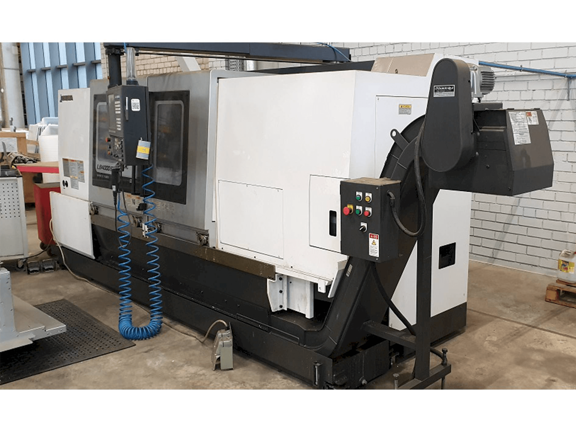 Okuma LB4000EXII-maskinen framifrån