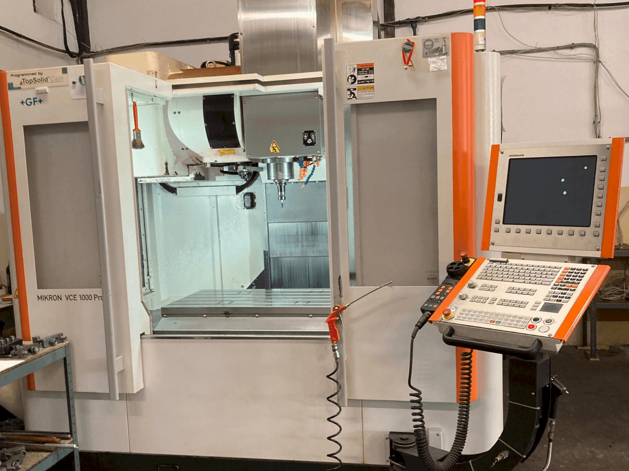 +GF+ Mikron VCE 1000 Pro-maskinen framifrån