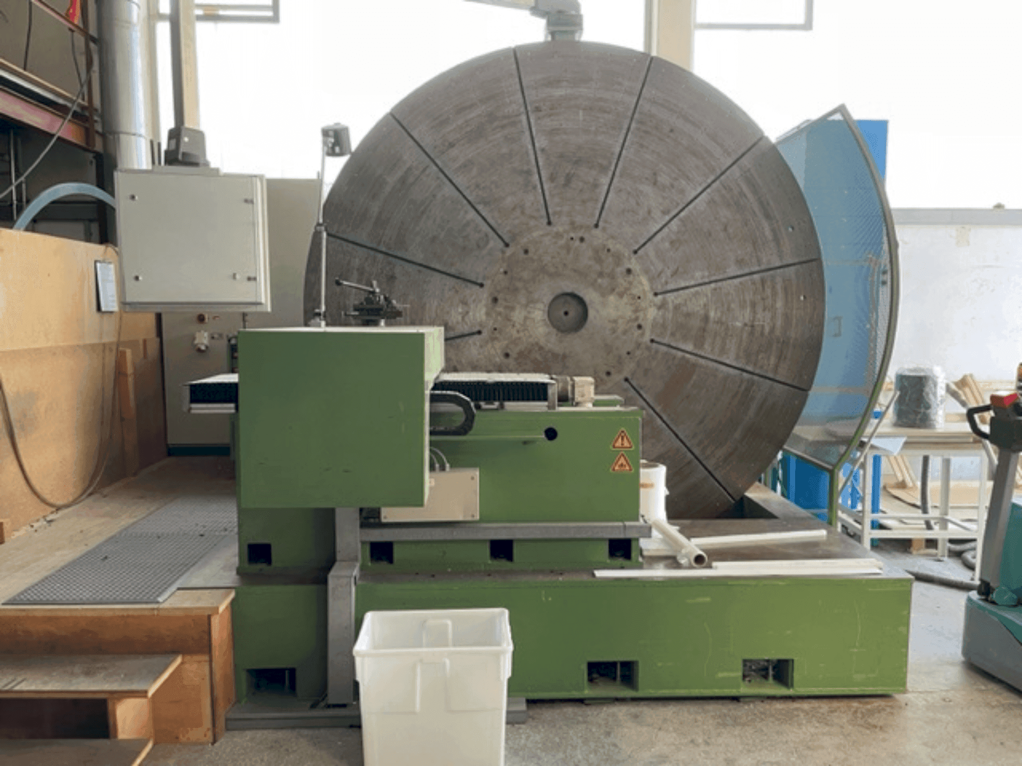 IRLE Facing Lathe-maskinen framifrån