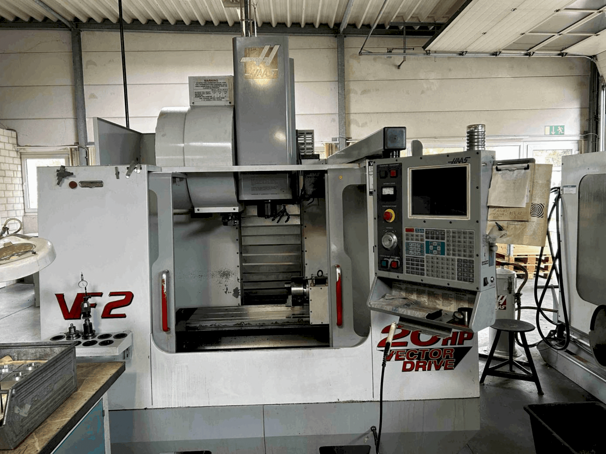 HAAS VF2 HE-maskinen framifrån