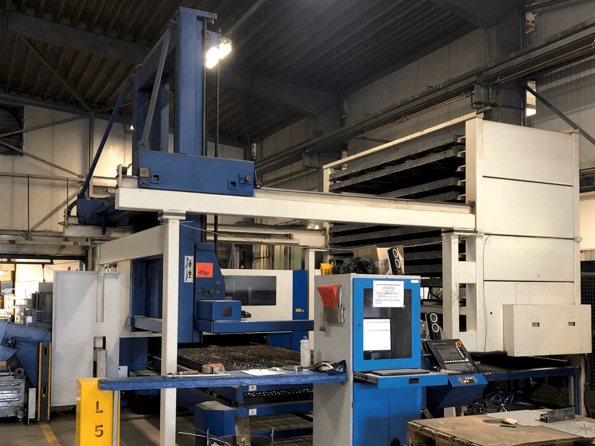 Trumpf Trumatic L3050-maskinen framifrån