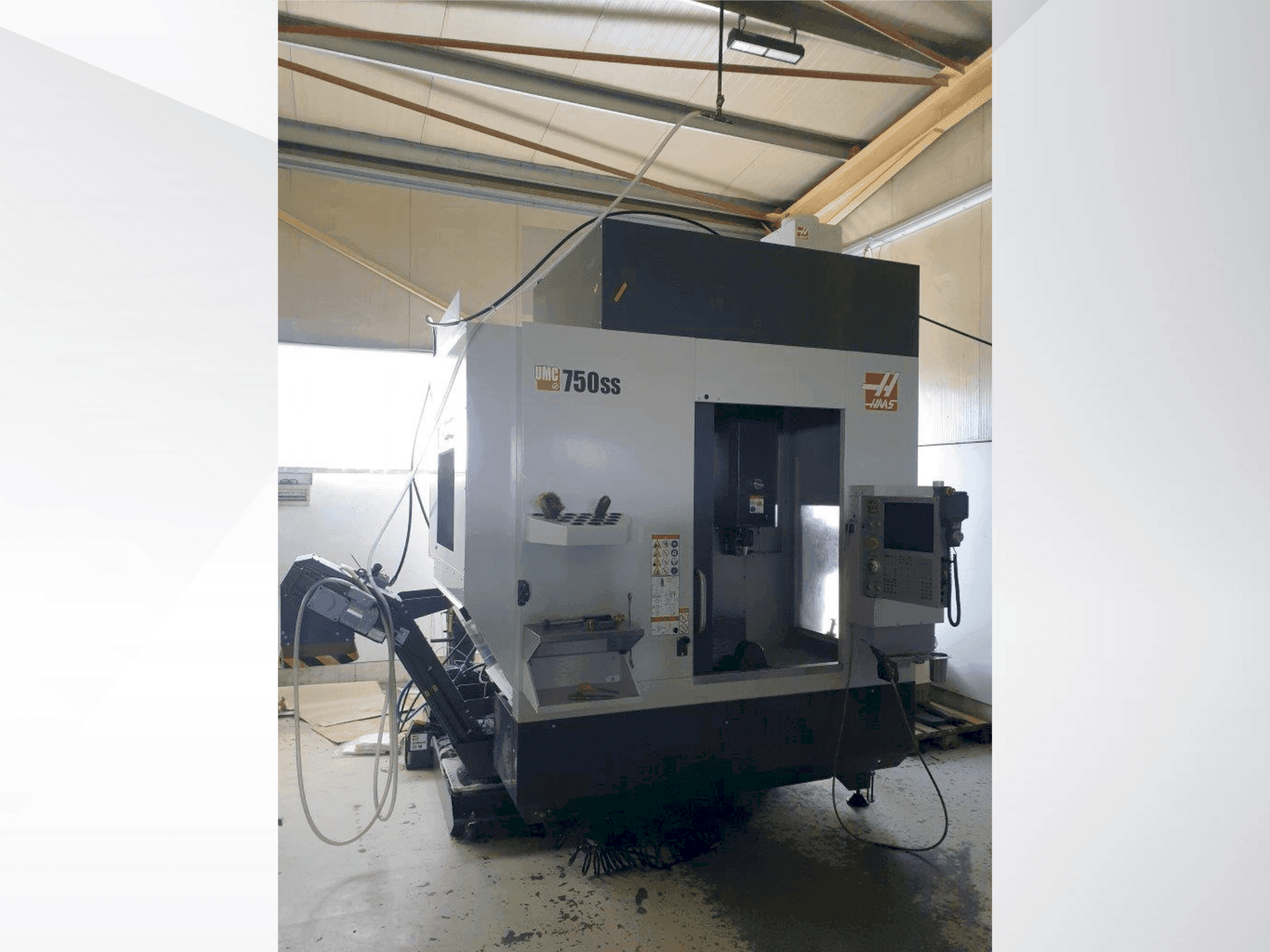 HAAS UMC-750SS-maskinen framifrån