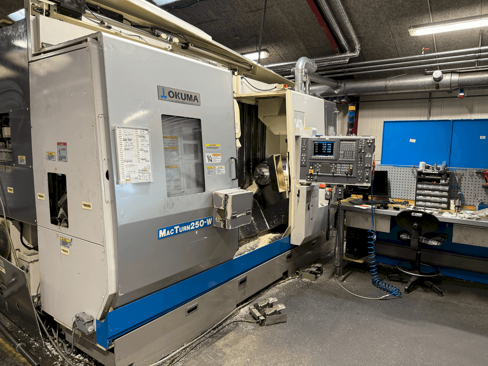 Okuma MacTurn 250-W-maskinen framifrån