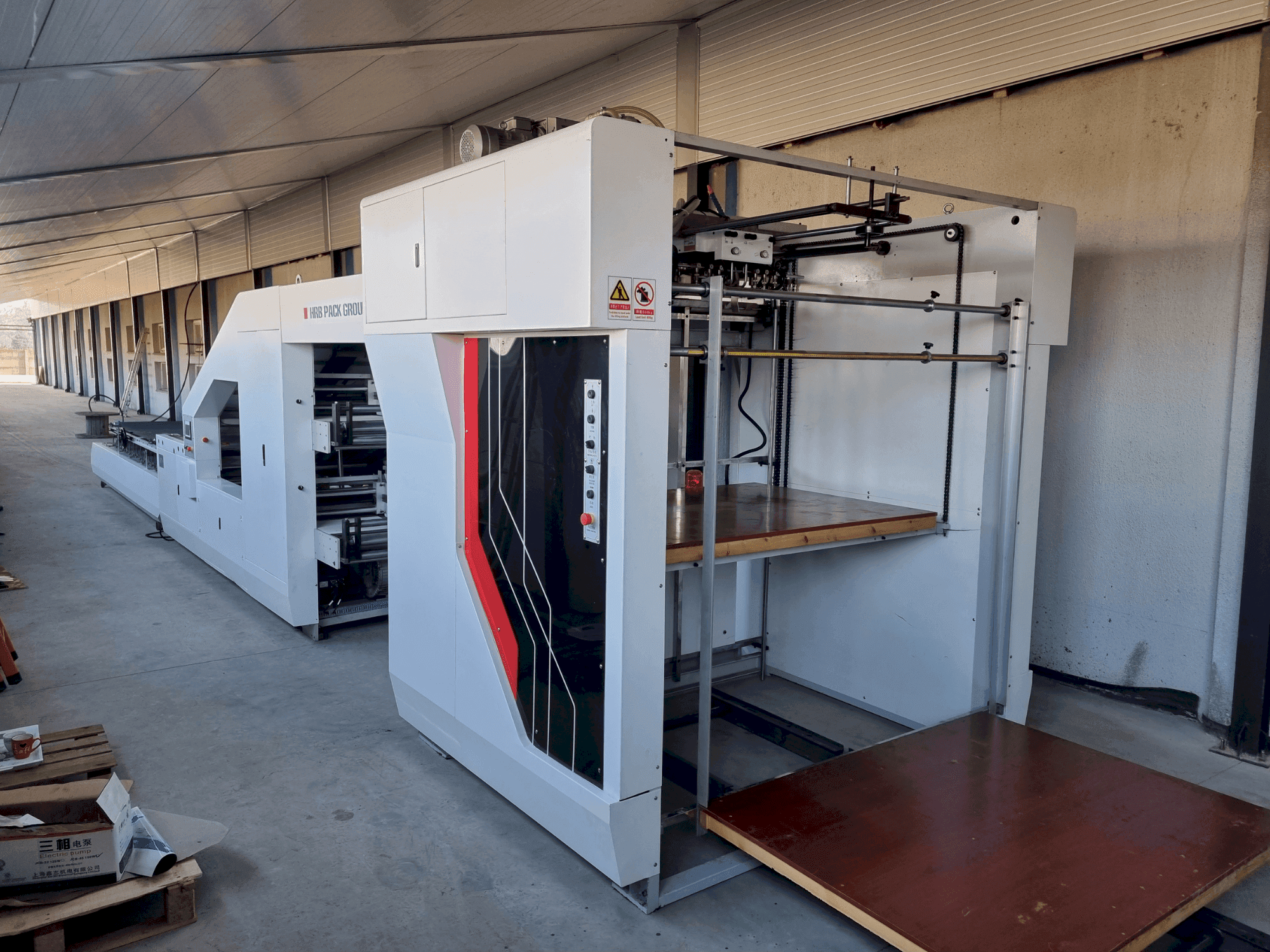 HRB HRB-1450F-maskinen framifrån