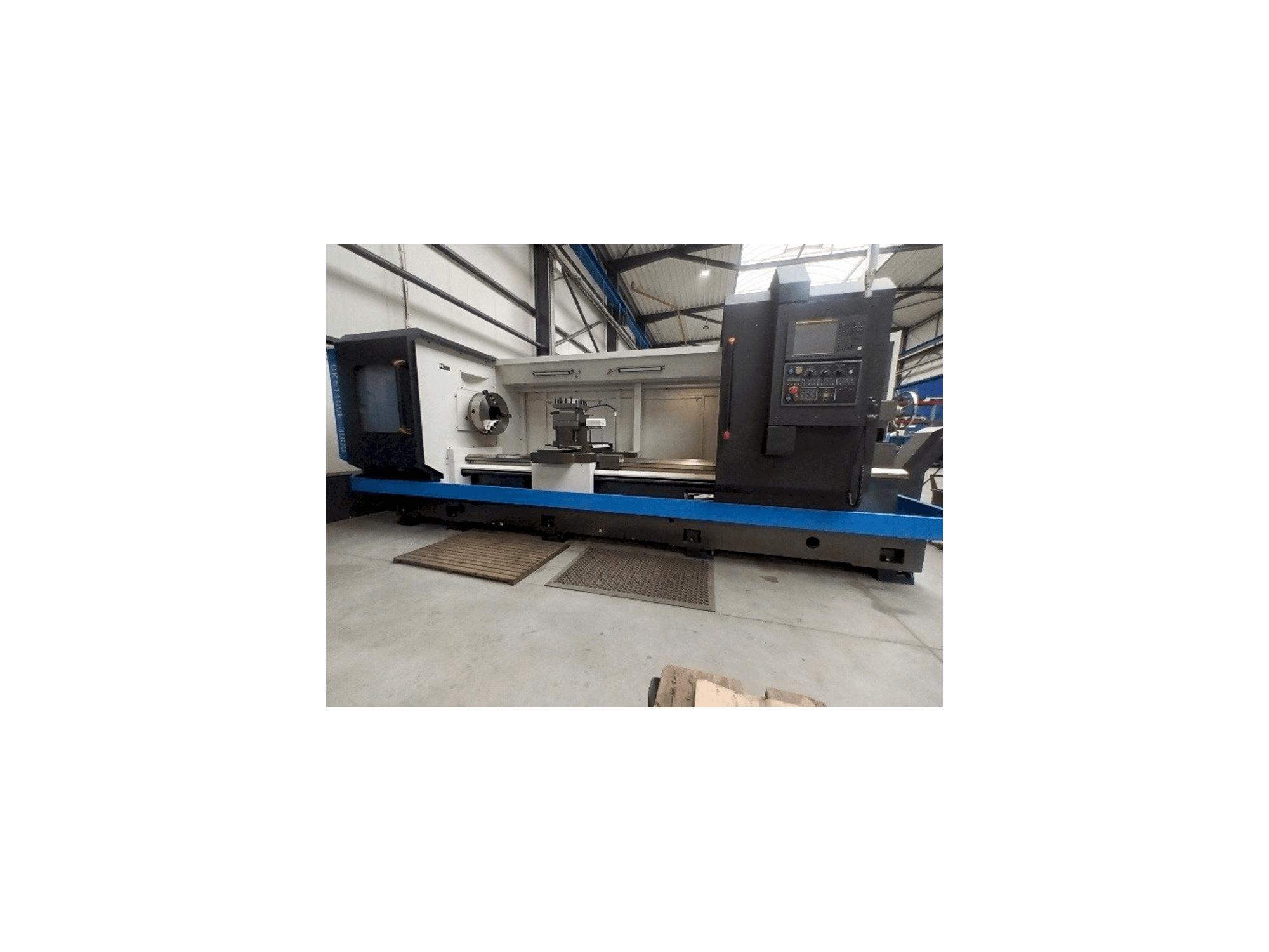 Ningbo Oturn CK61100E-3000-maskinen framifrån