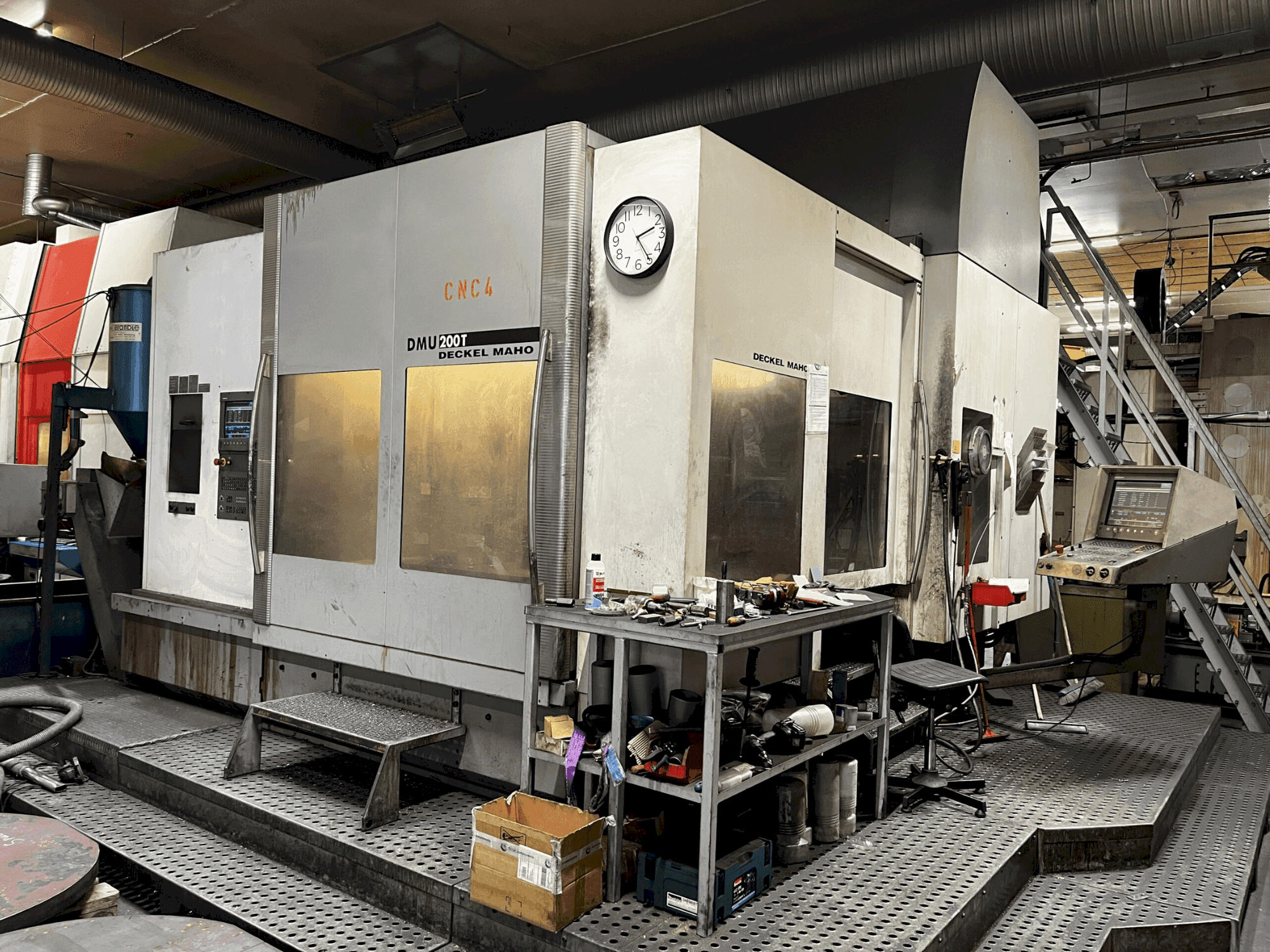 DECKEL MAHO DMU 200T-maskinen framifrån