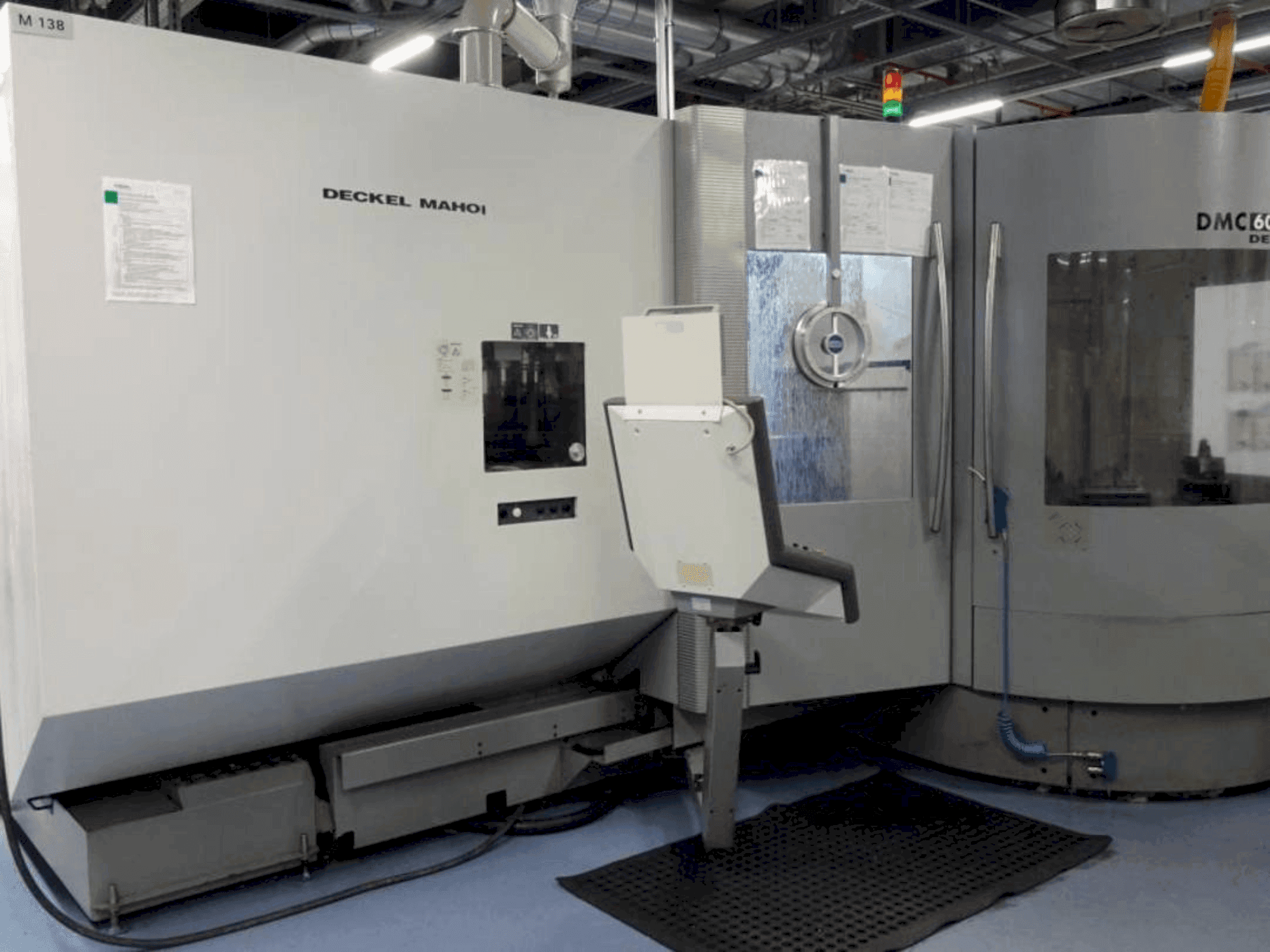 DECKEL DMC 60 T RS3-maskinen framifrån