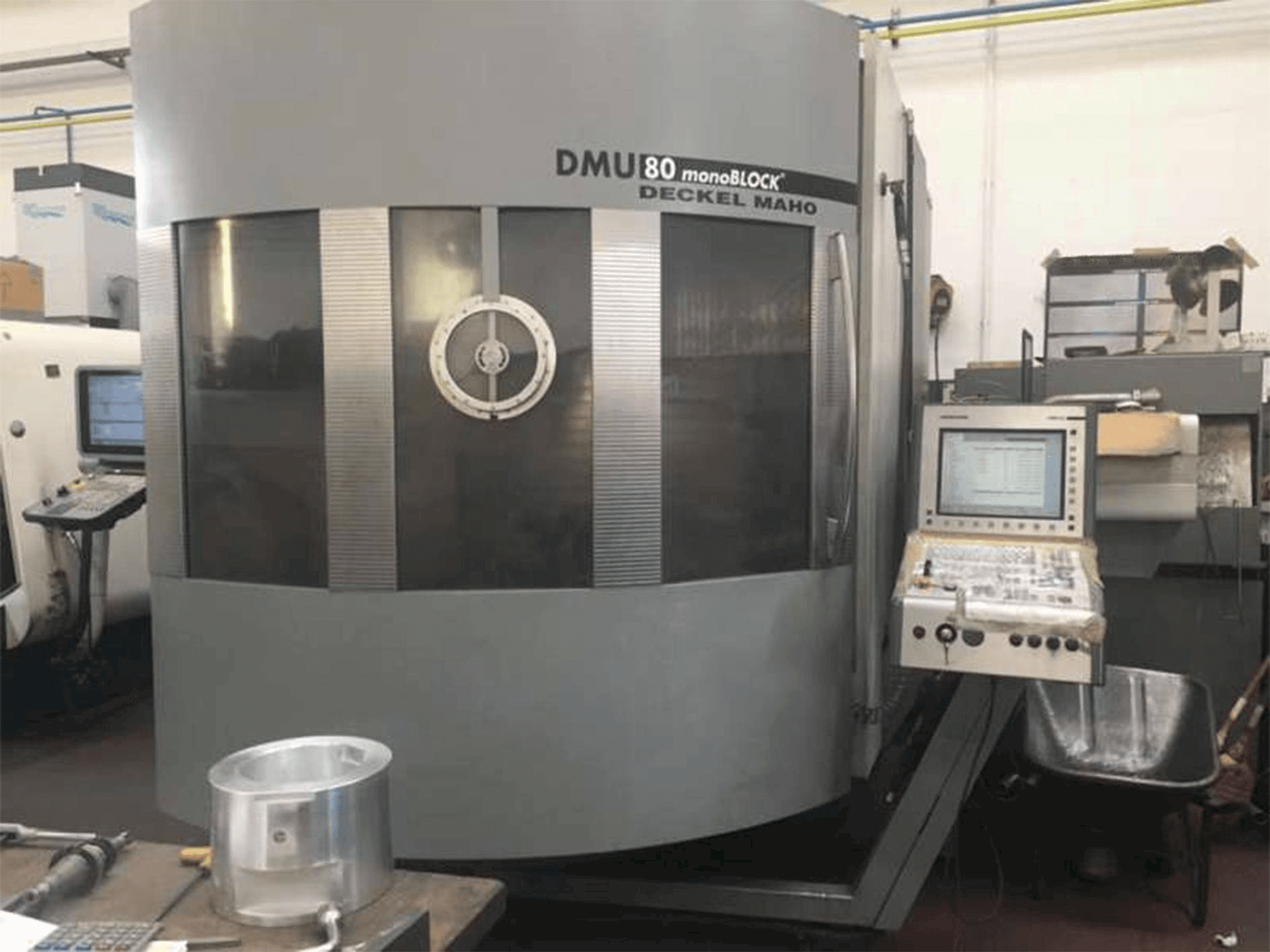 DECKEL MAHO DMU 80 monoblock-maskinen framifrån