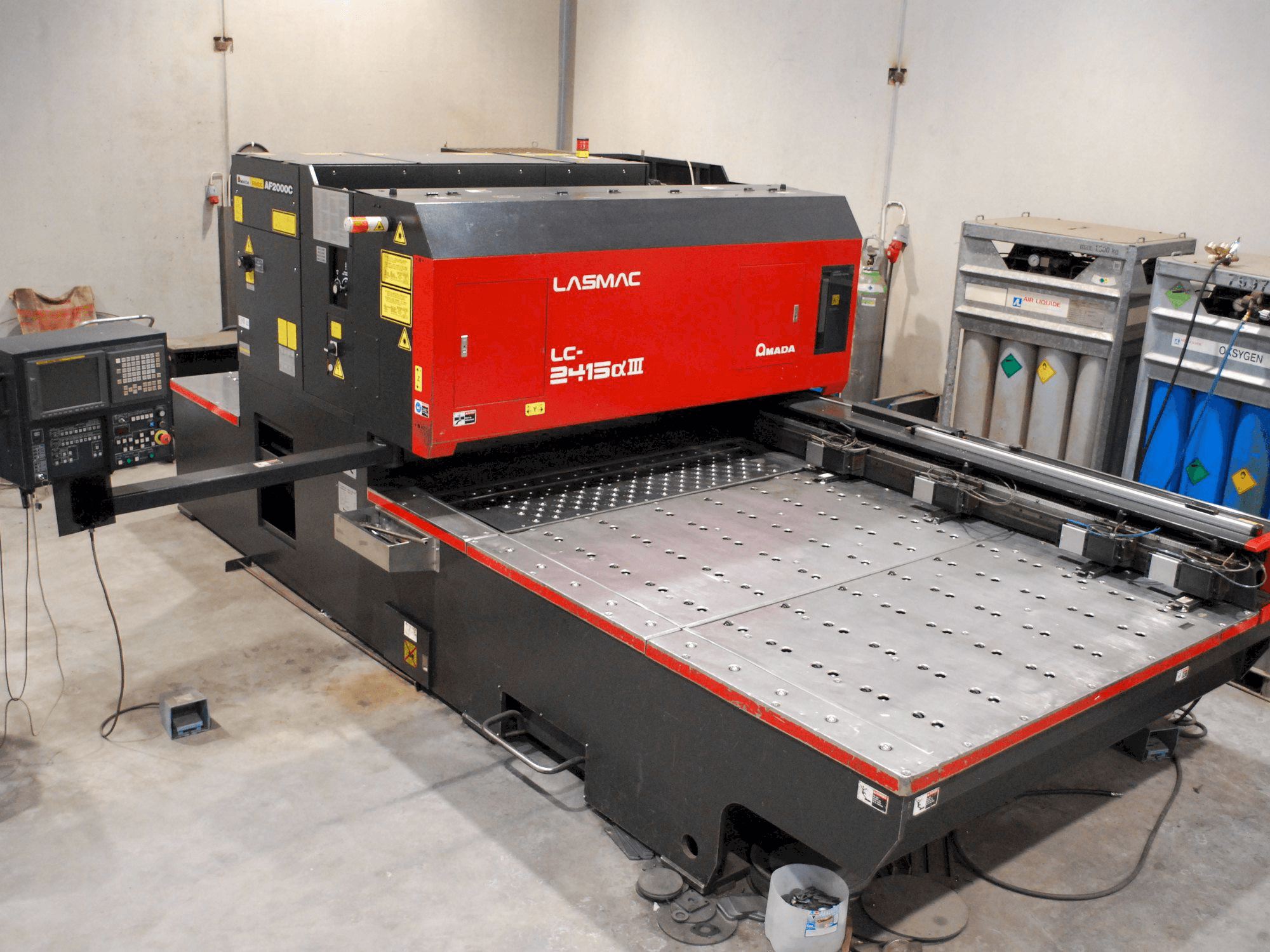 AMADA LC 2415 Alpha III-maskinen framifrån