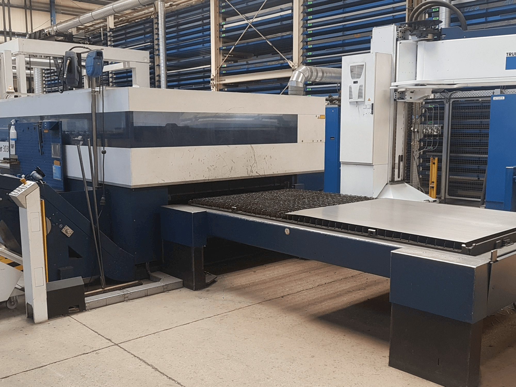 Trumpf TruLaser 3030 L20-maskinen framifrån