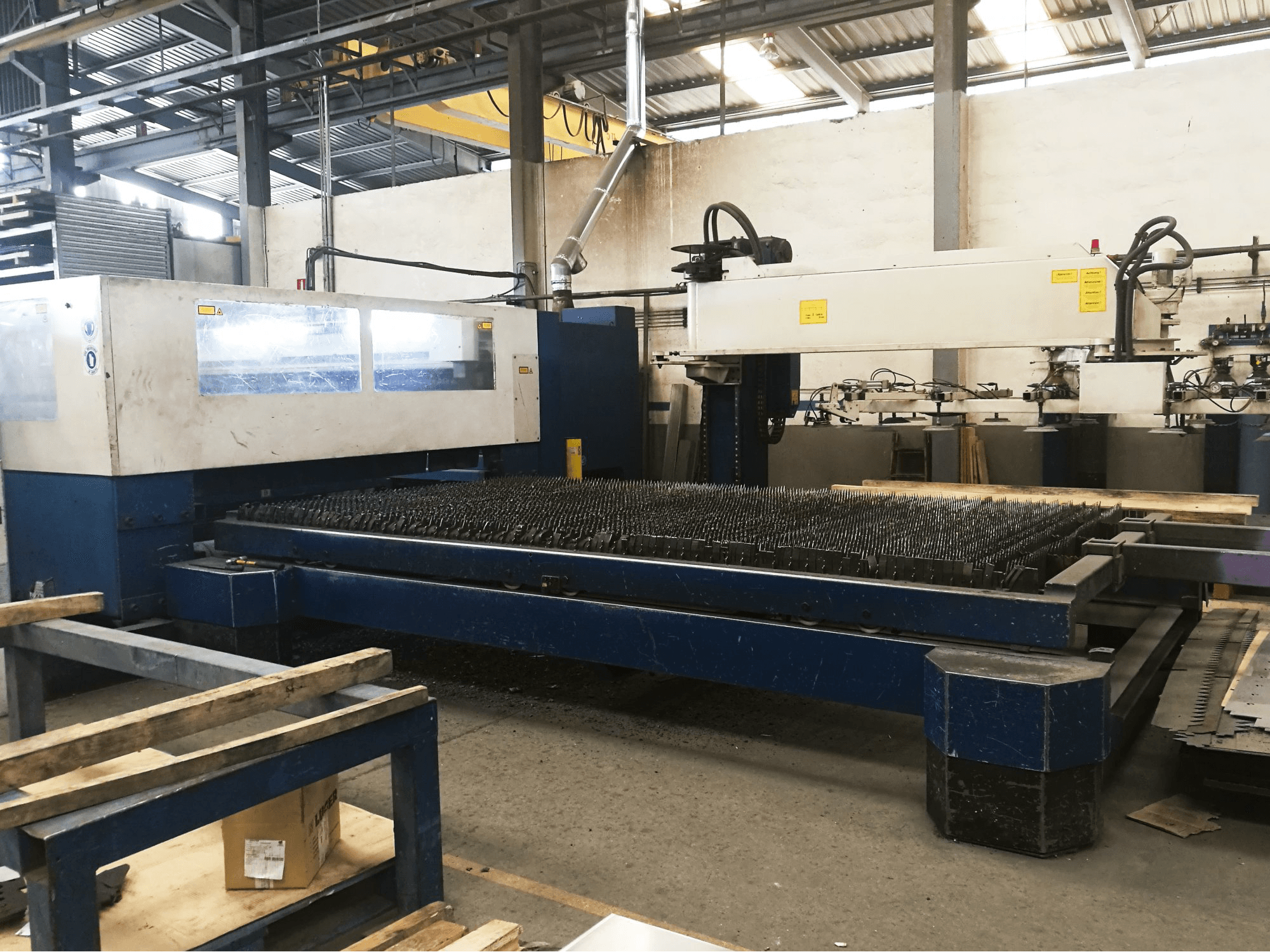 Trumpf-maskinen sedd från vänsterTrumatic L4030