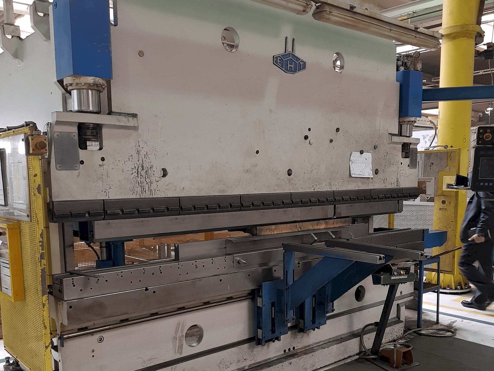 EHT EHPS 11-35-maskinen sedd från vänster sida