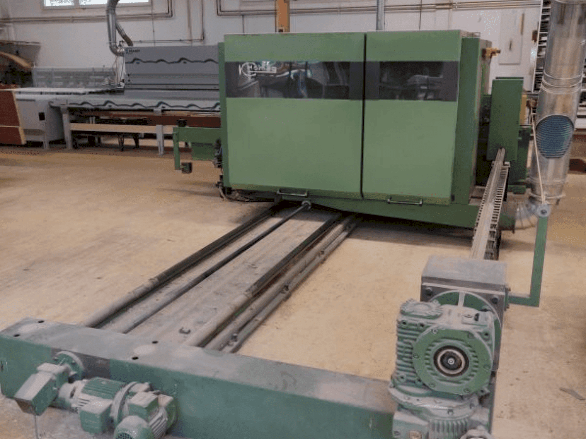 HOMAG WEINMANN FLO 23-maskinen framifrån