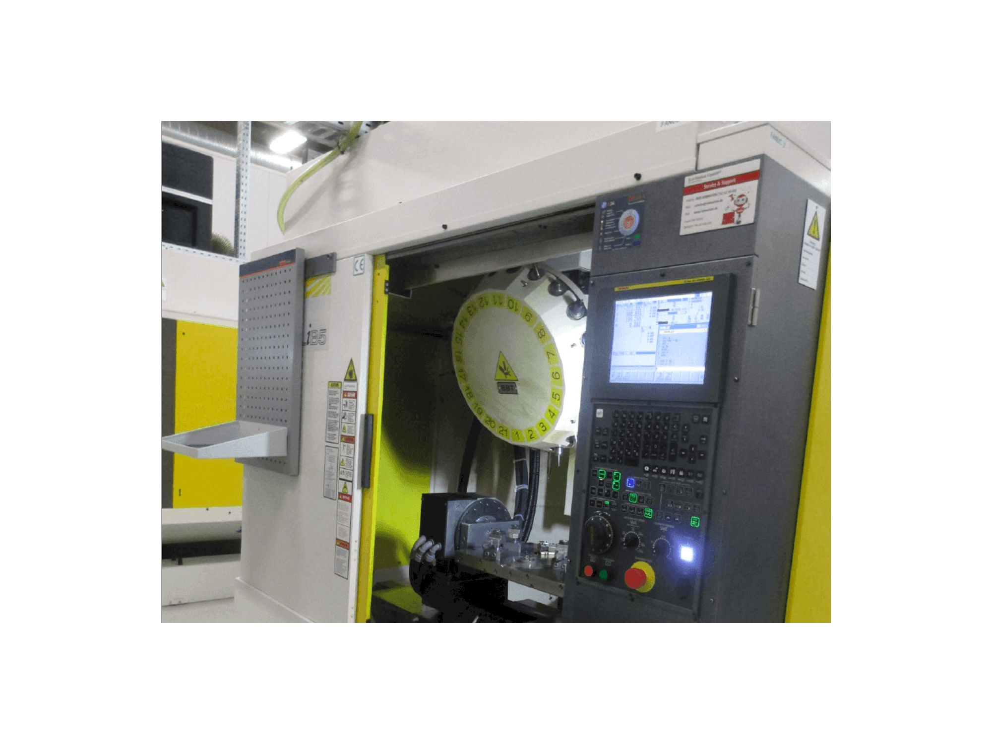 FANUC ROBODRILL Alpha D21LiB5-maskinen framifrån