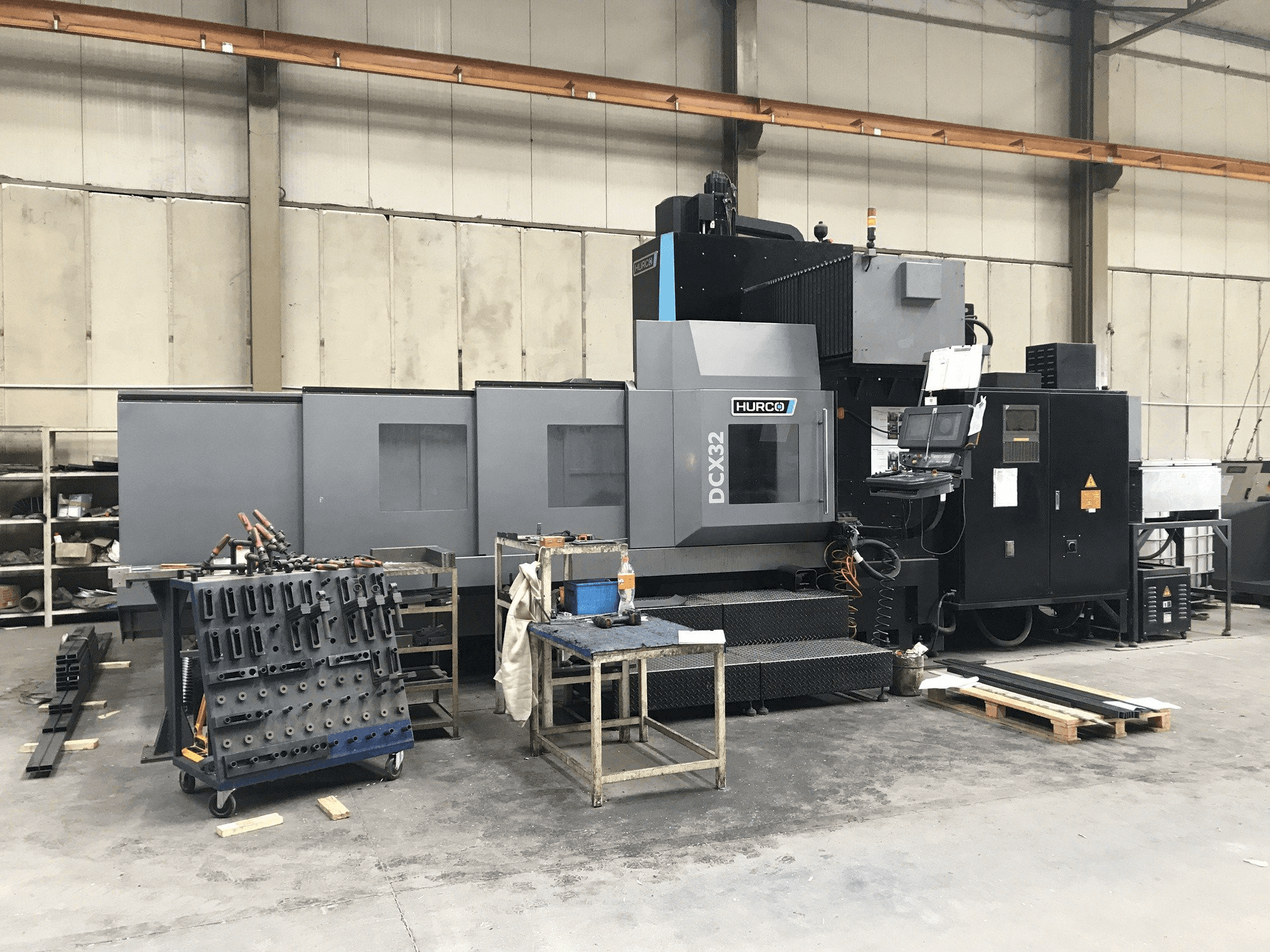 Hurco DCX32/50T-maskinen framifrån