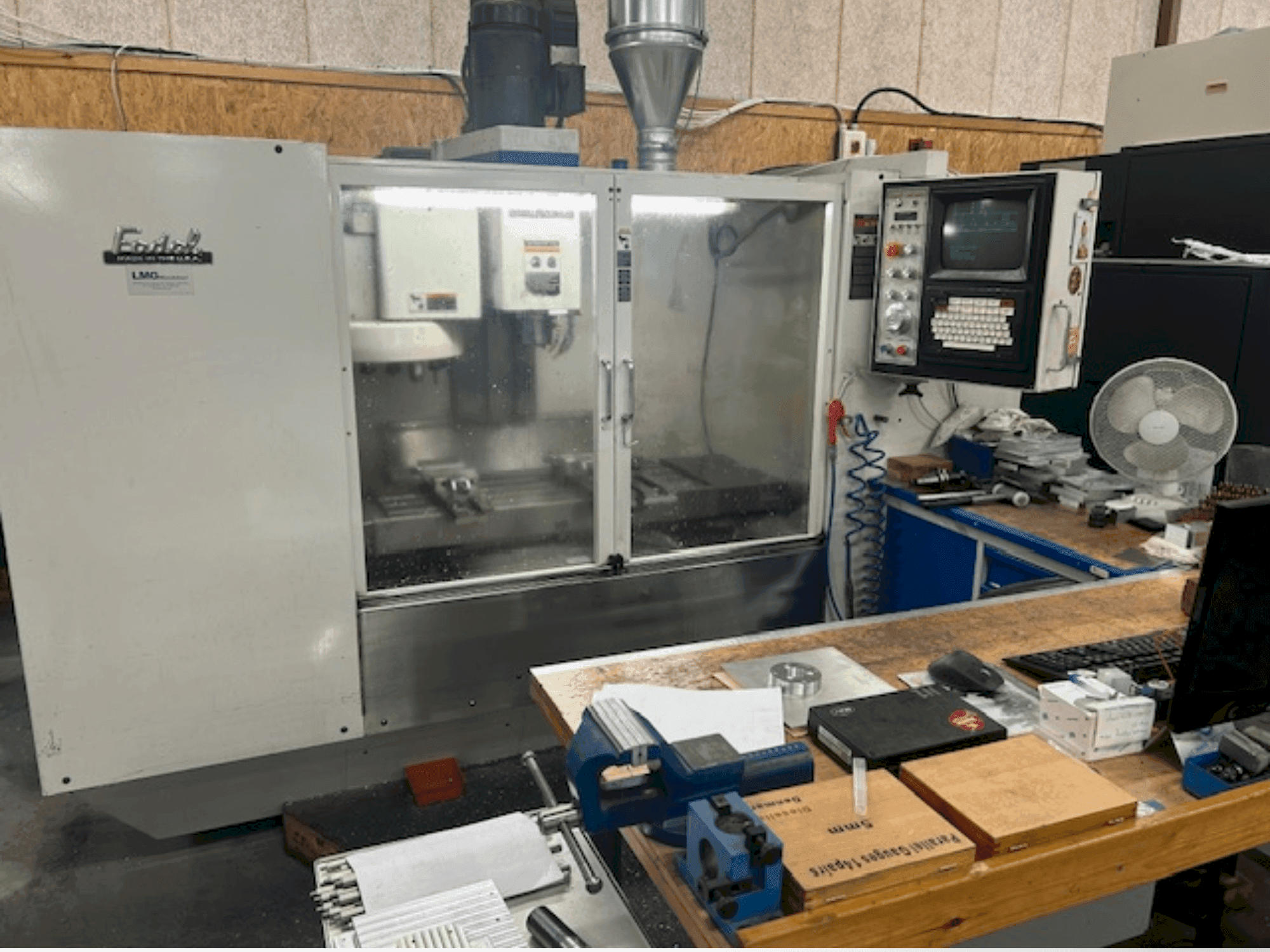 FADAL 906-1-maskinen framifrån