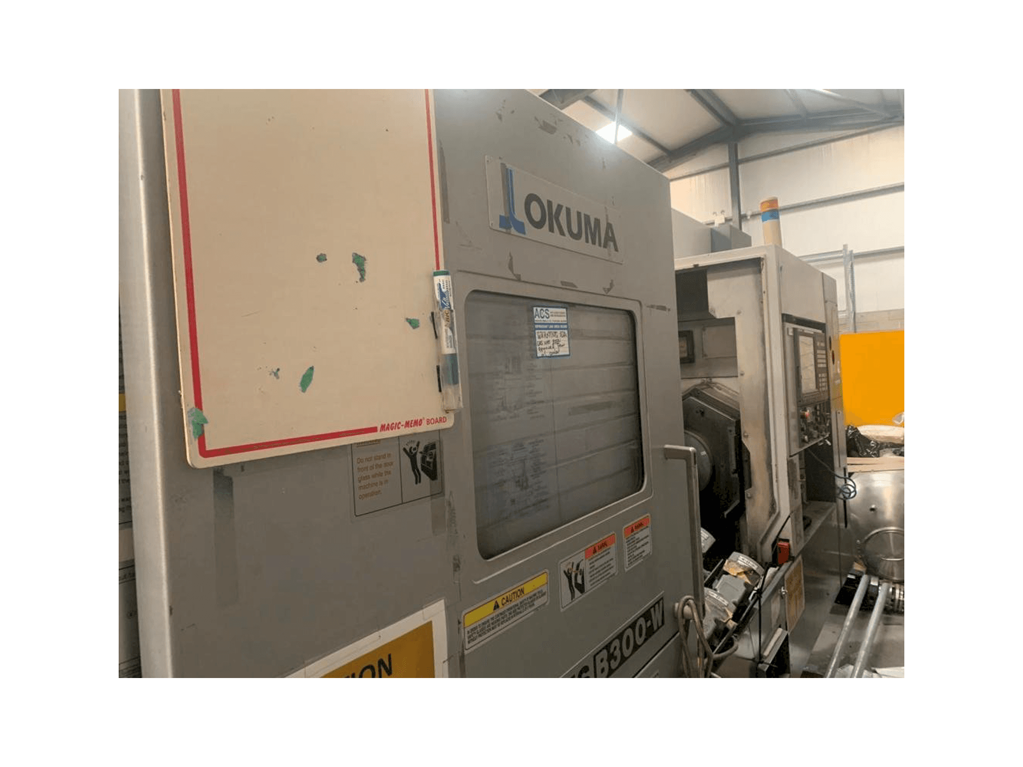 Okuma Multus B-300W-maskinen framifrån