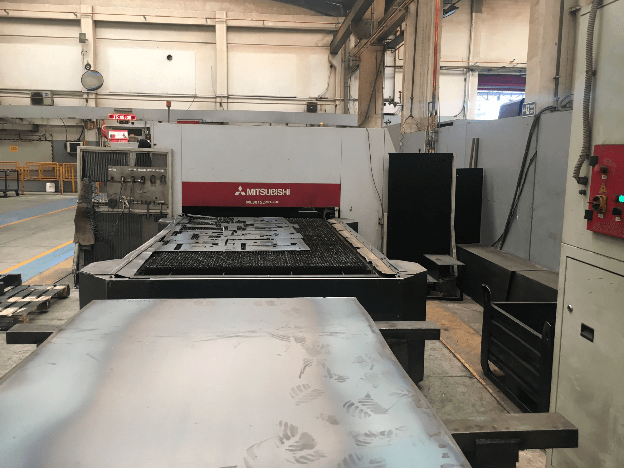 Mitsubishi Electric-maskinen framifrånML3015LV PLUS II