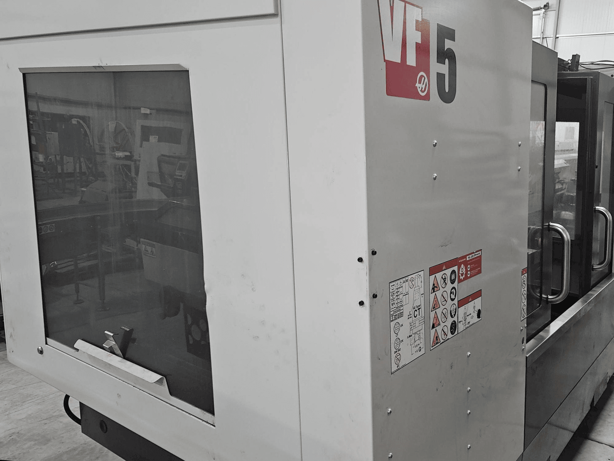 HAAS VF-5/40-maskinen framifrån