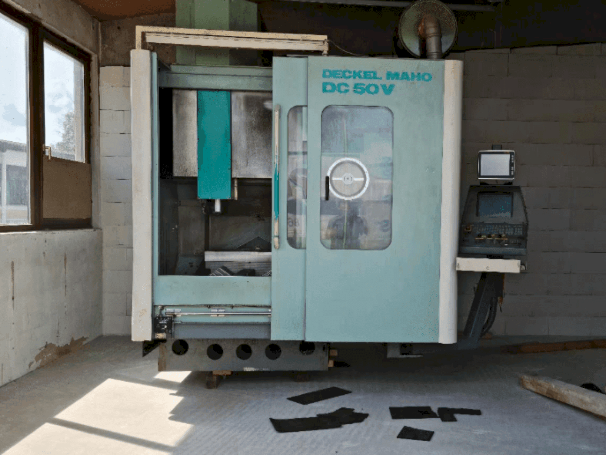 DECKEL MAHO DC 50 V-maskinen framifrån