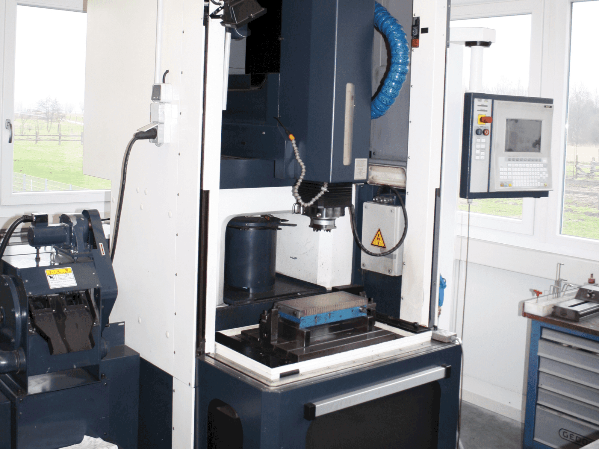 Makino EDNC 30-maskinen framifrån