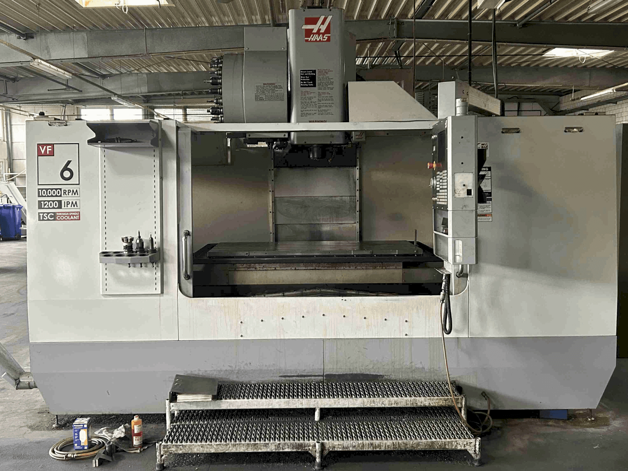 HAAS VF 6 BHE-maskinen framifrån