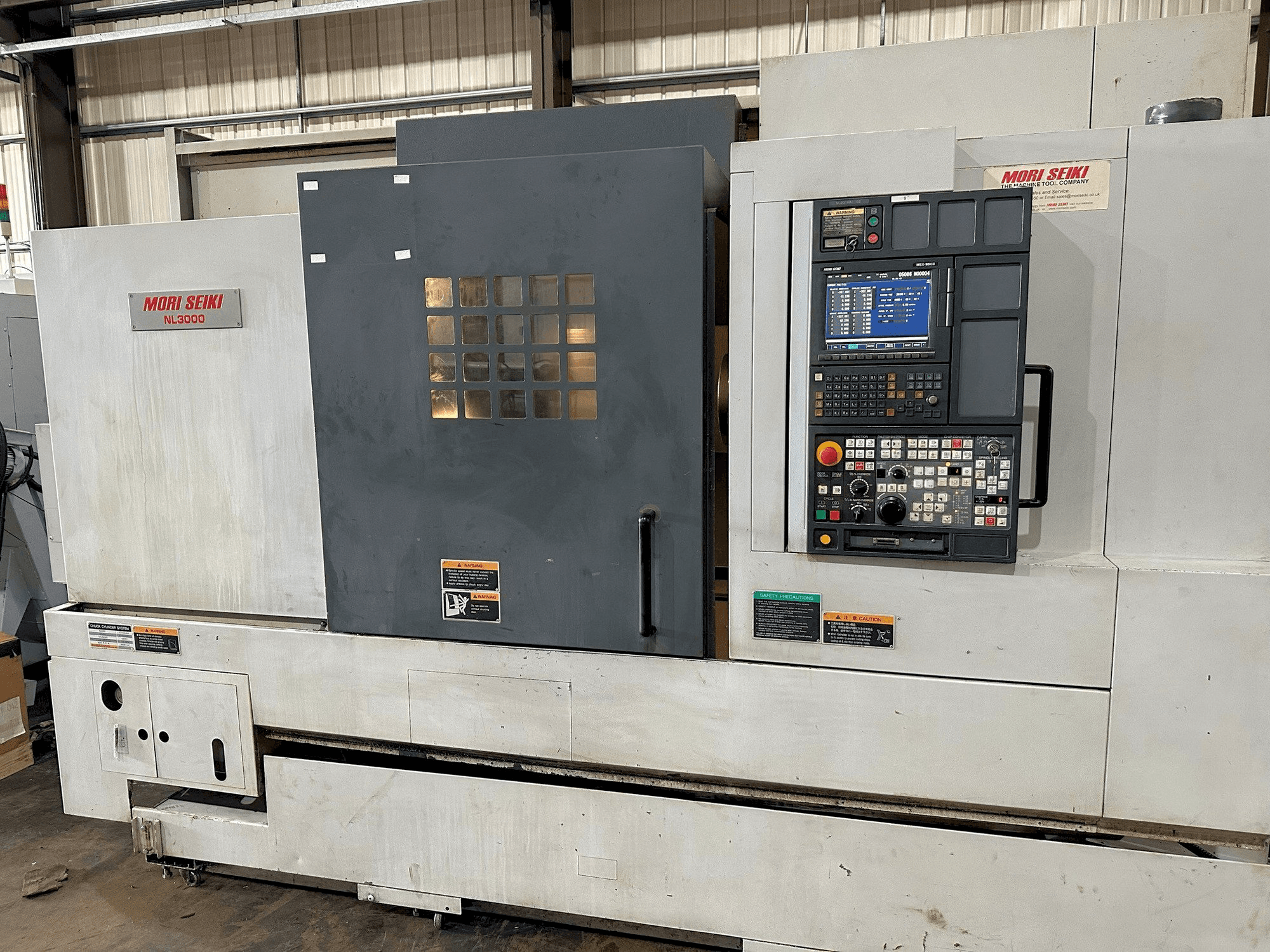 MORI SEIKI NL3000Y/700-maskinen framifrån