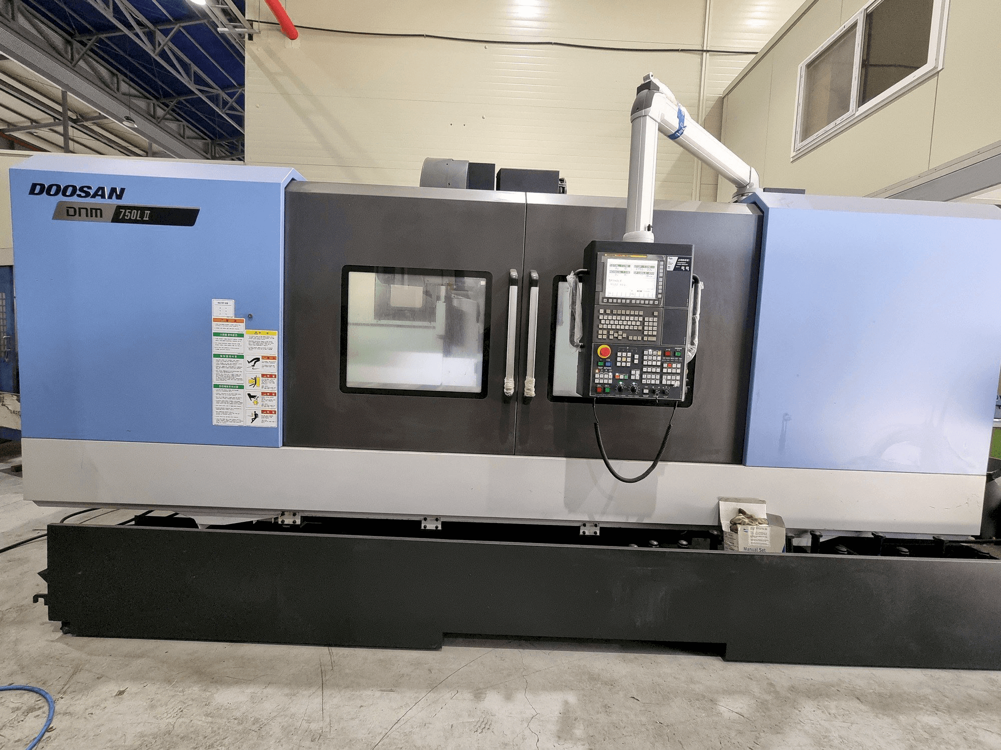Doosan DNM 750L II-maskinen framifrån