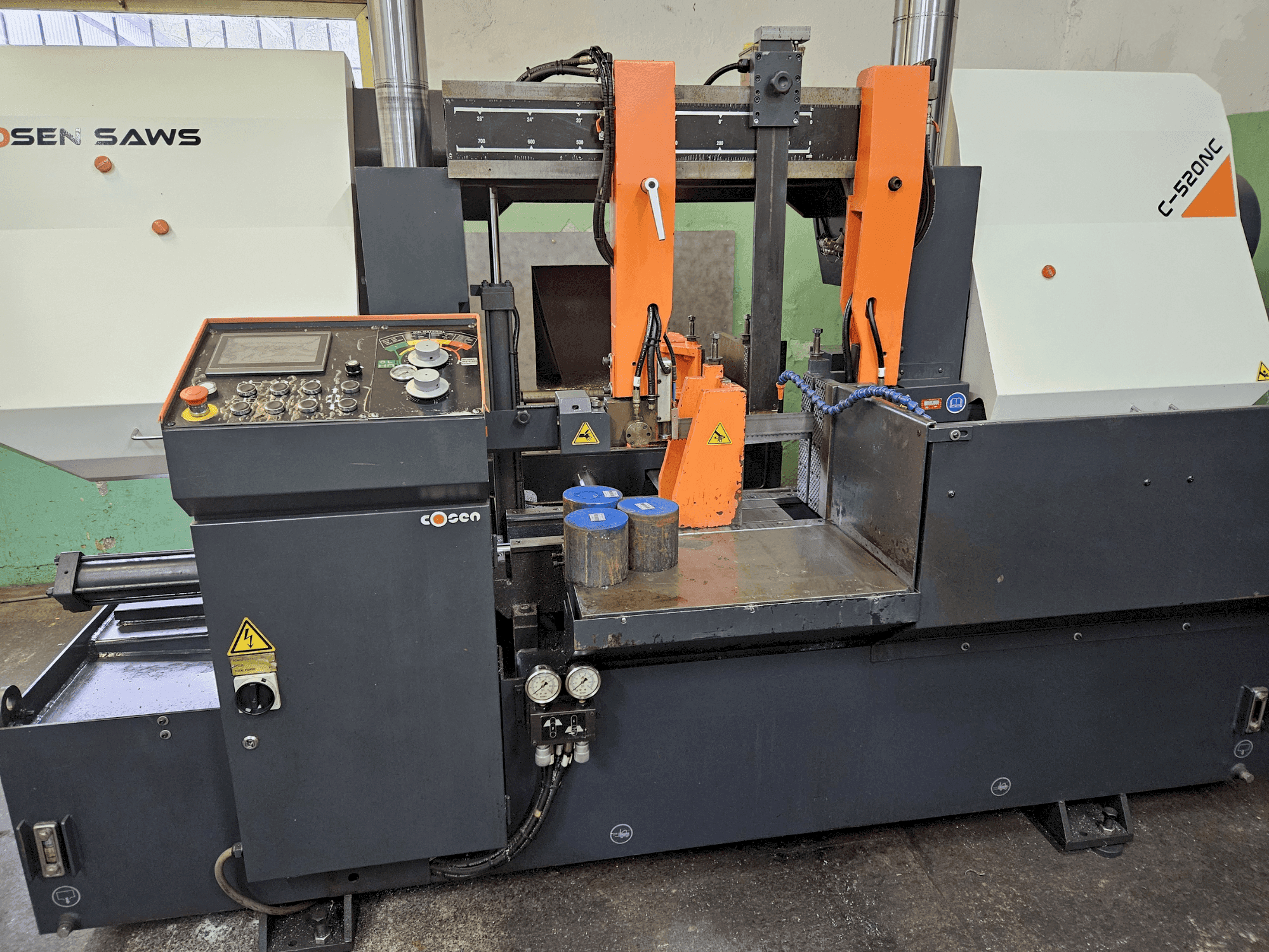 Cosen C-520CNC-maskinen framifrån