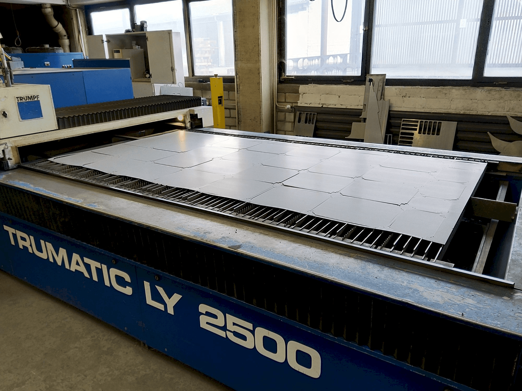 Trumpf Trumatic LY2500-maskinen framifrån