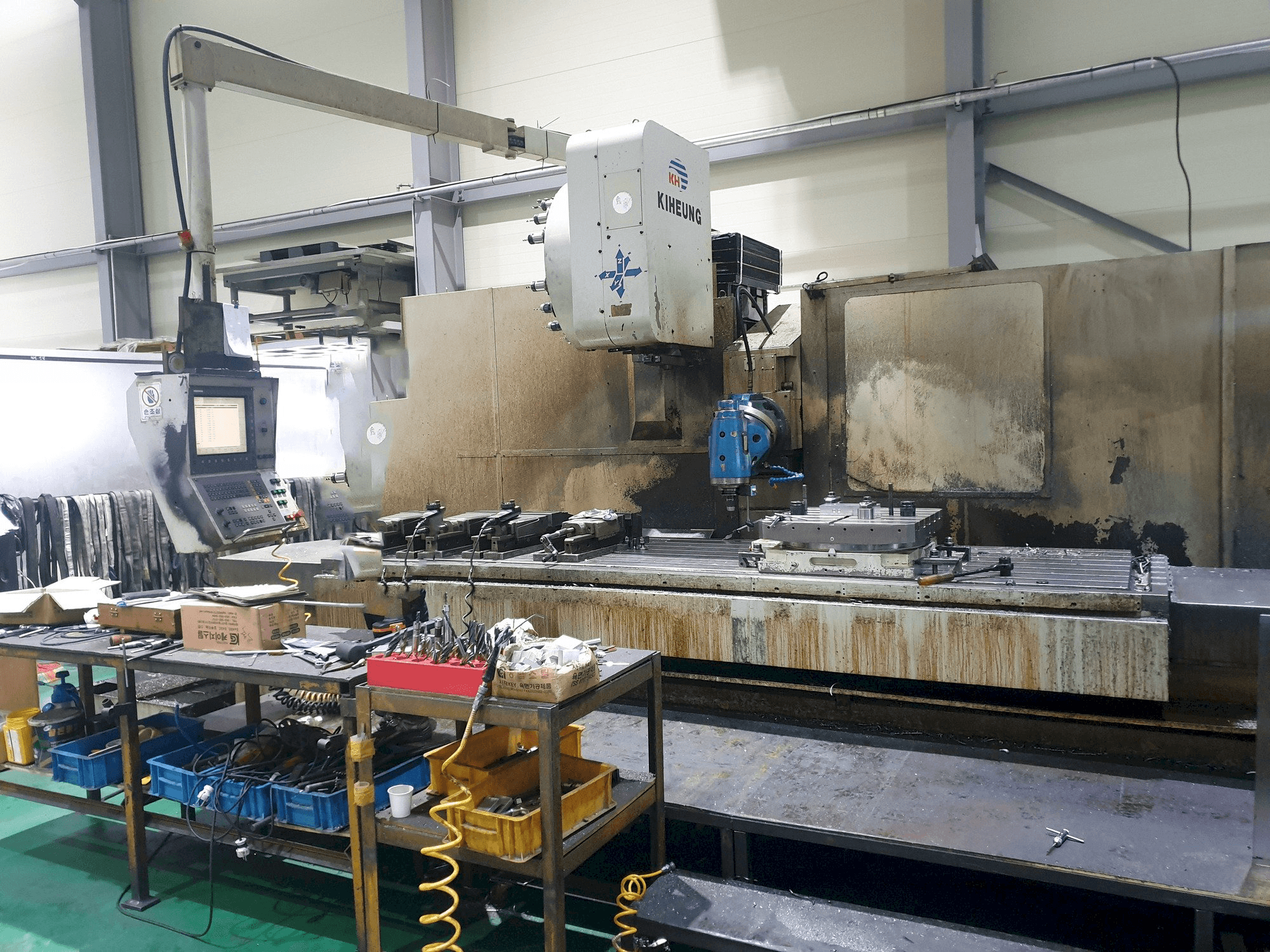KIHEUNG KNC-U1000-maskinen framifrån