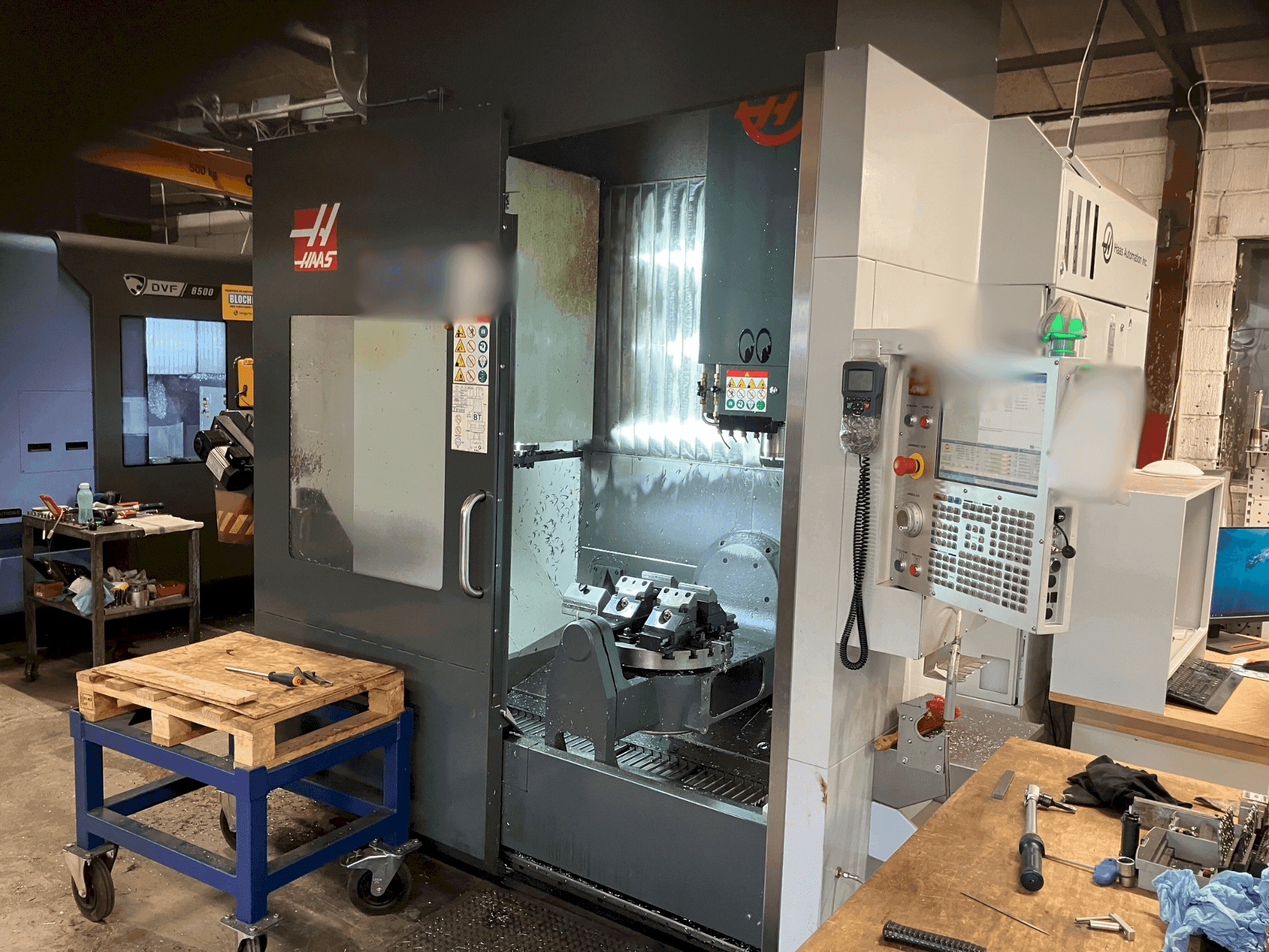 HAAS UMC-750-maskinen framifrån