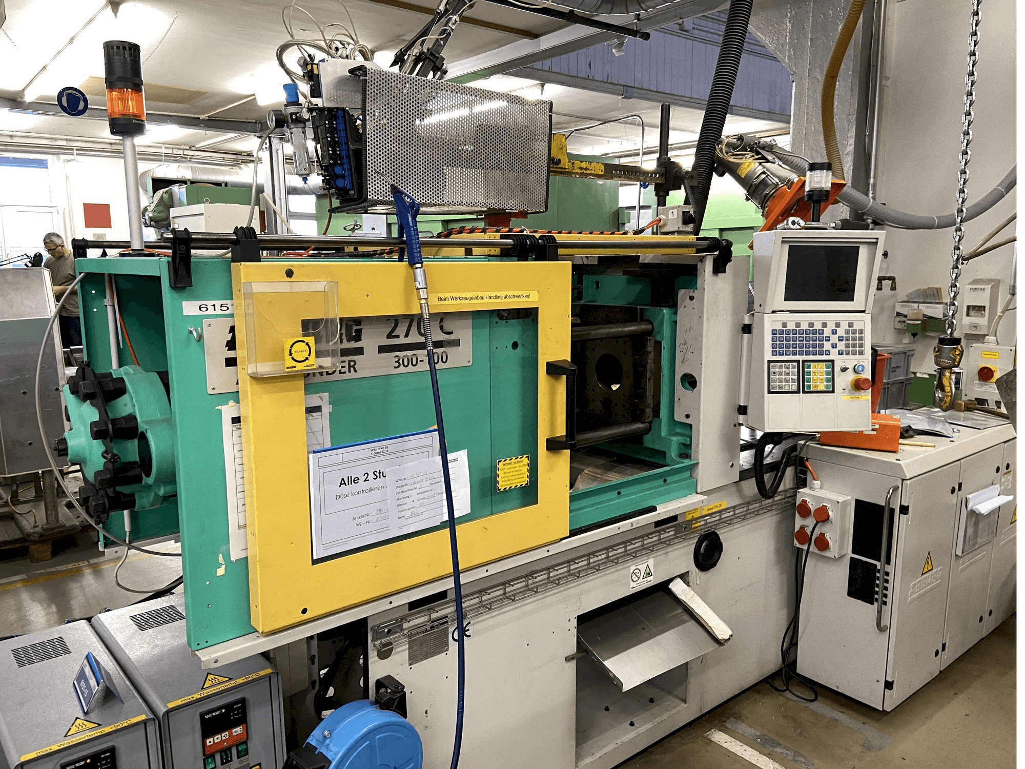 Arburg ALLROUNDER 270 C 300 - 100-maskinen framifrån