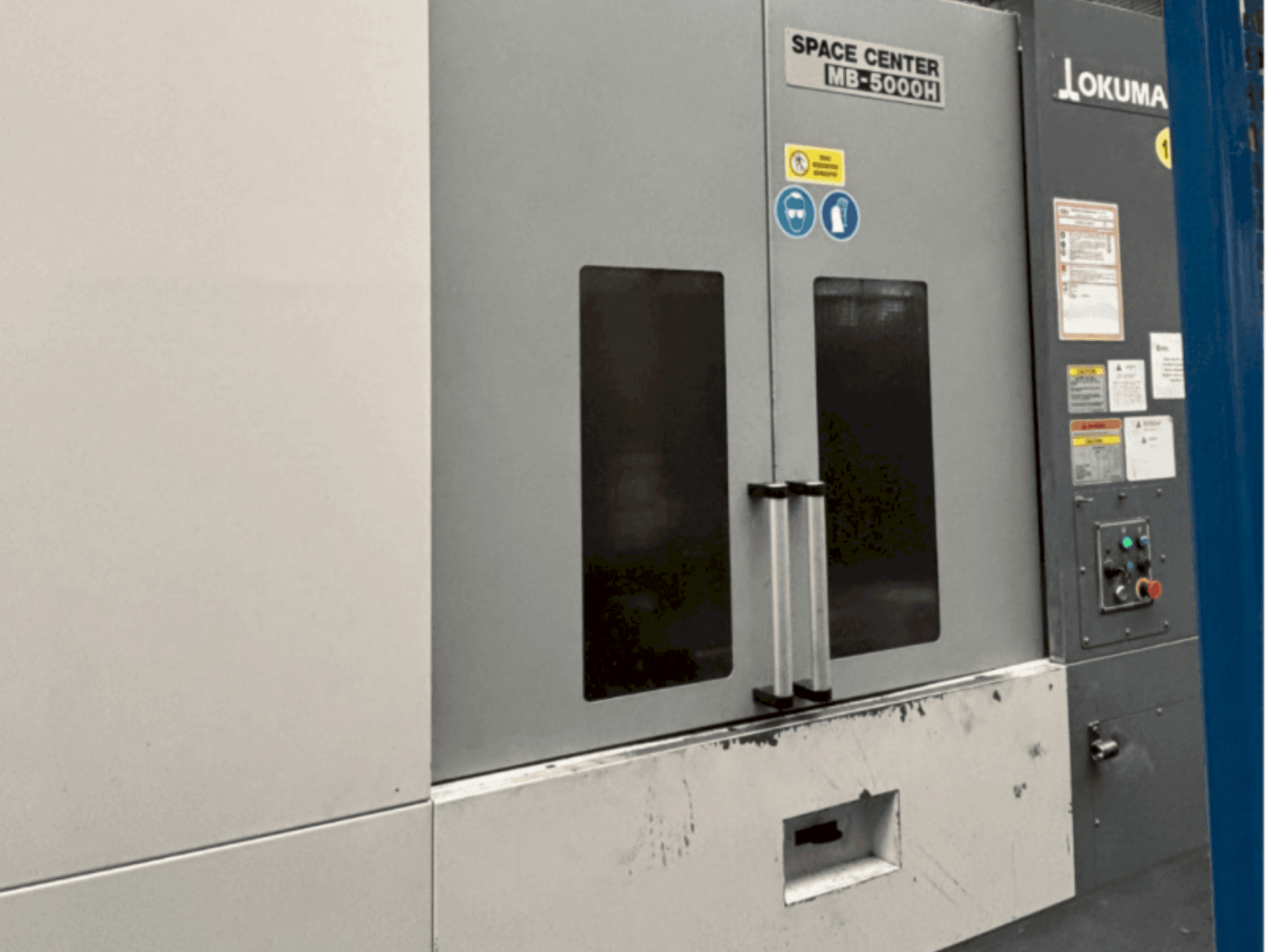 Okuma MB 5000H-maskinen framifrån