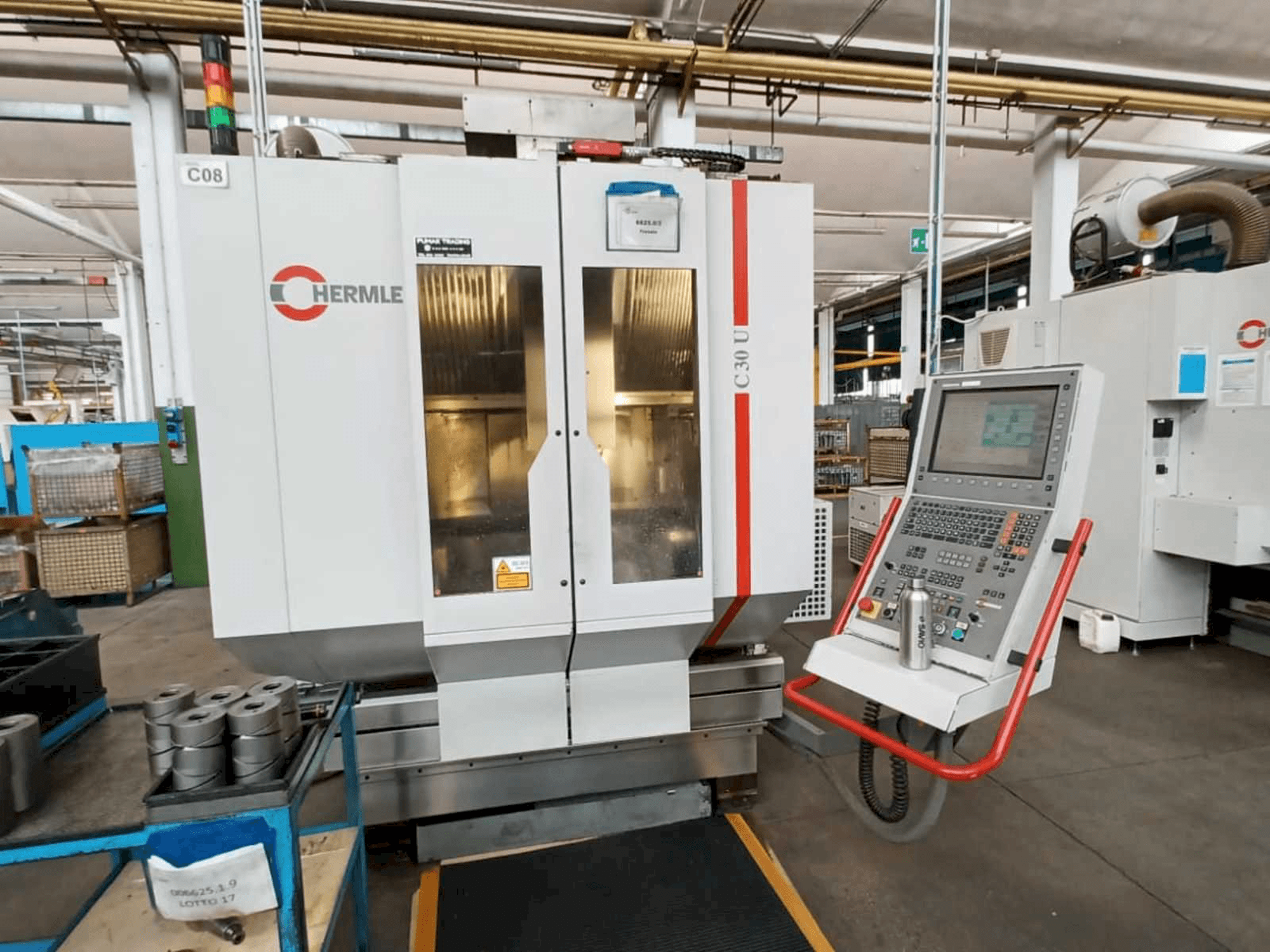 HERMLE C30U-maskinen framifrån