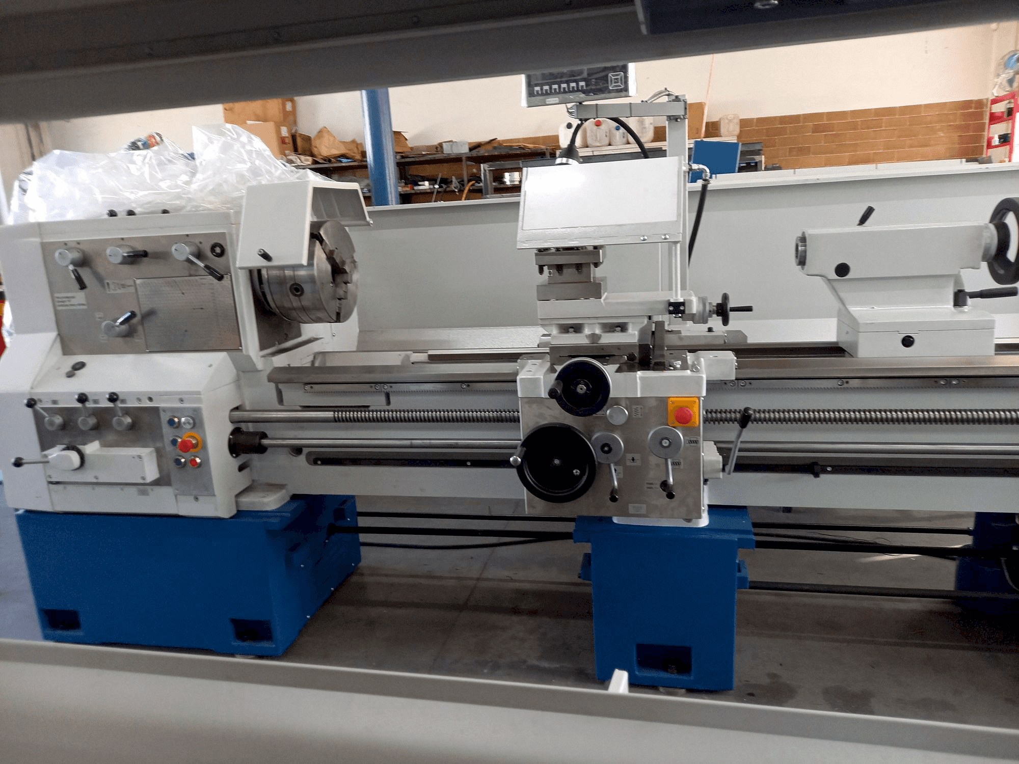 TUJ 50M x2000-maskinen framifrån