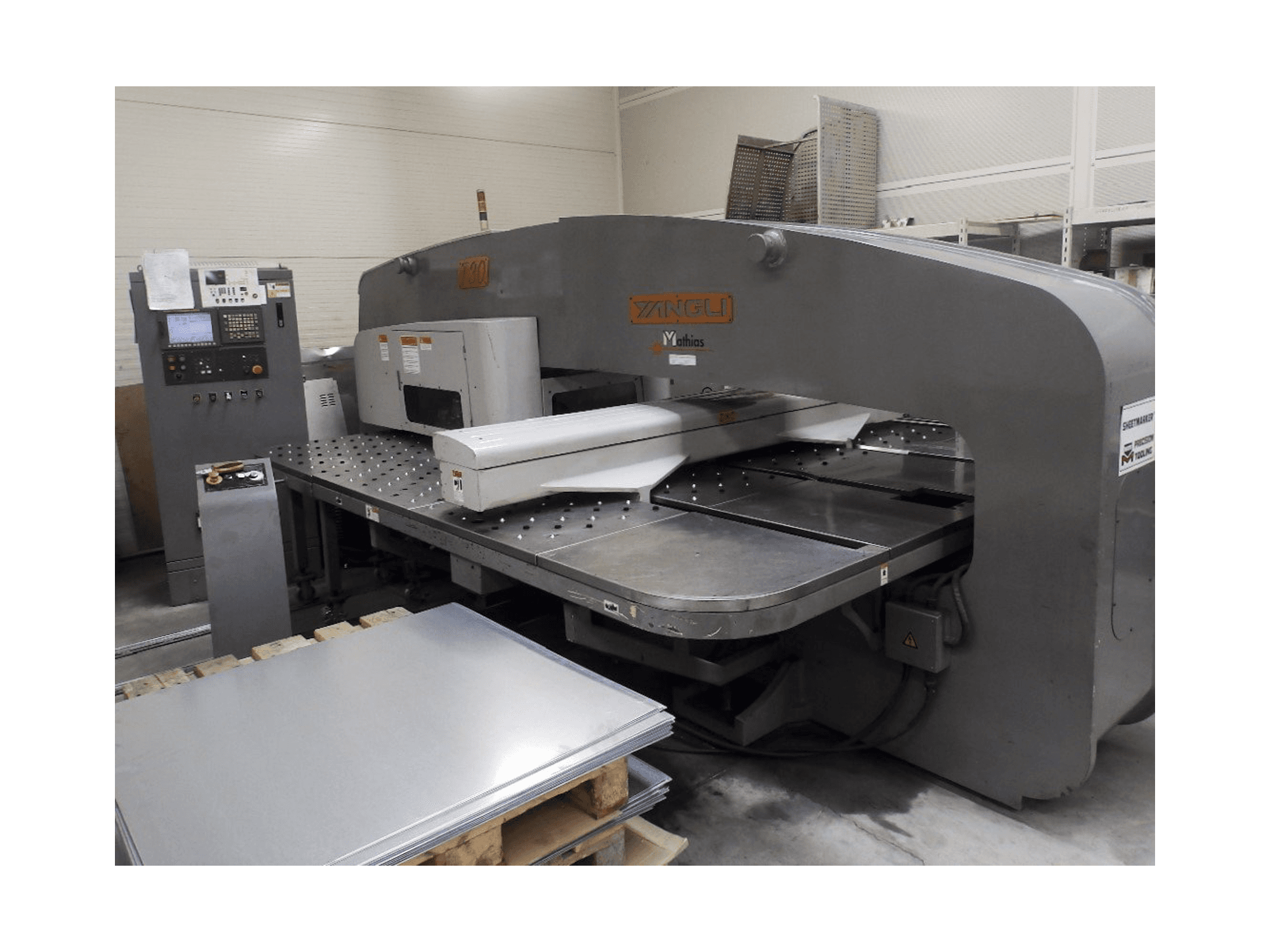 Yangli-maskinen sedd från vänsterT30