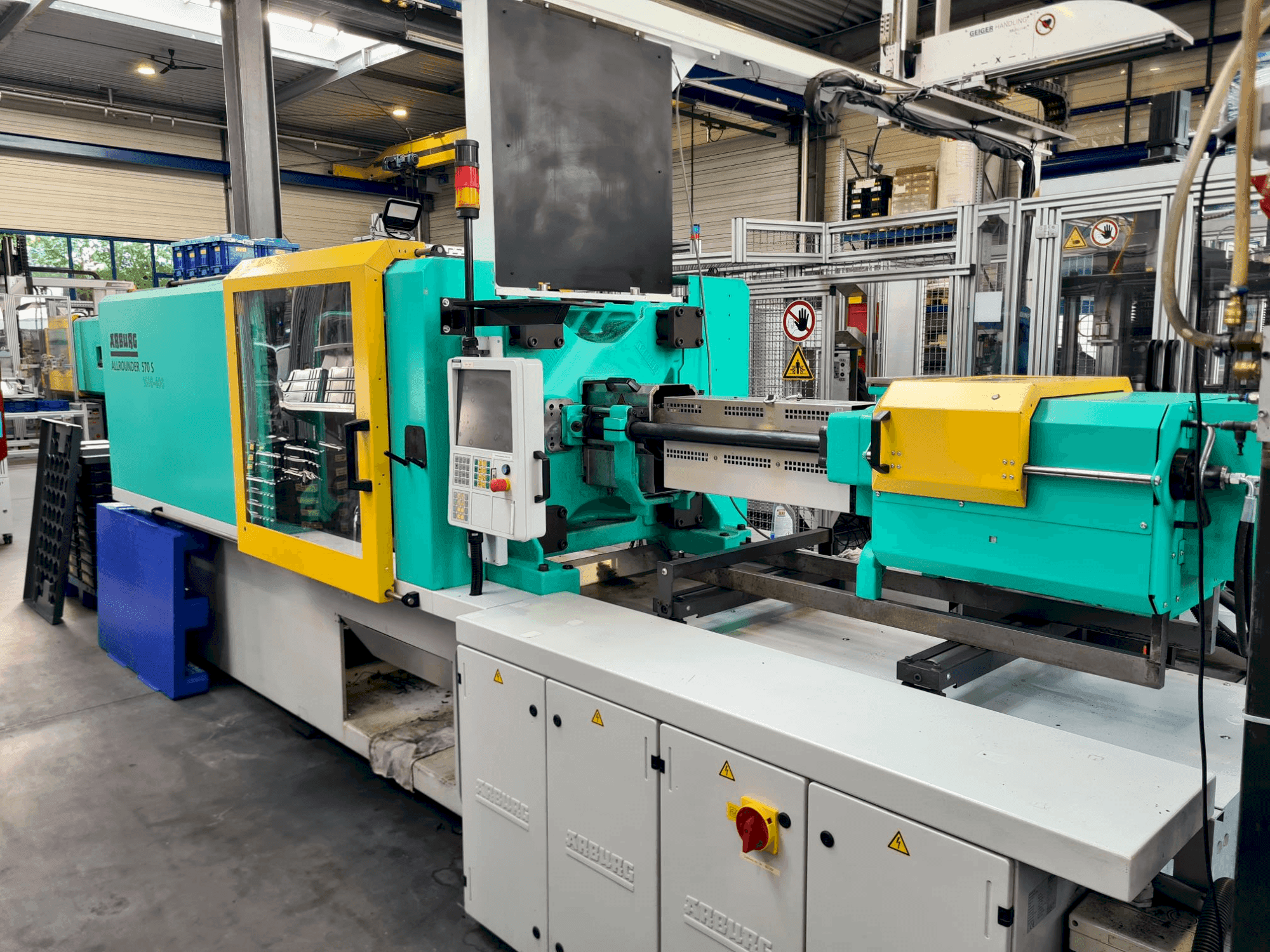 Arburg Allrounder 570S 1600-400-maskinen framifrån