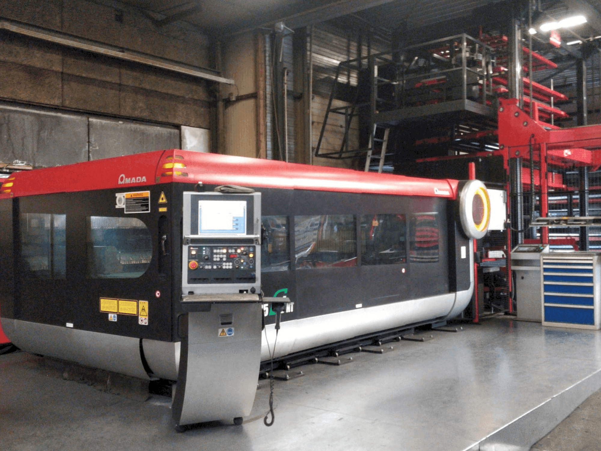AMADA LC-3015F1NT 4kW CO2-maskinen framifrån