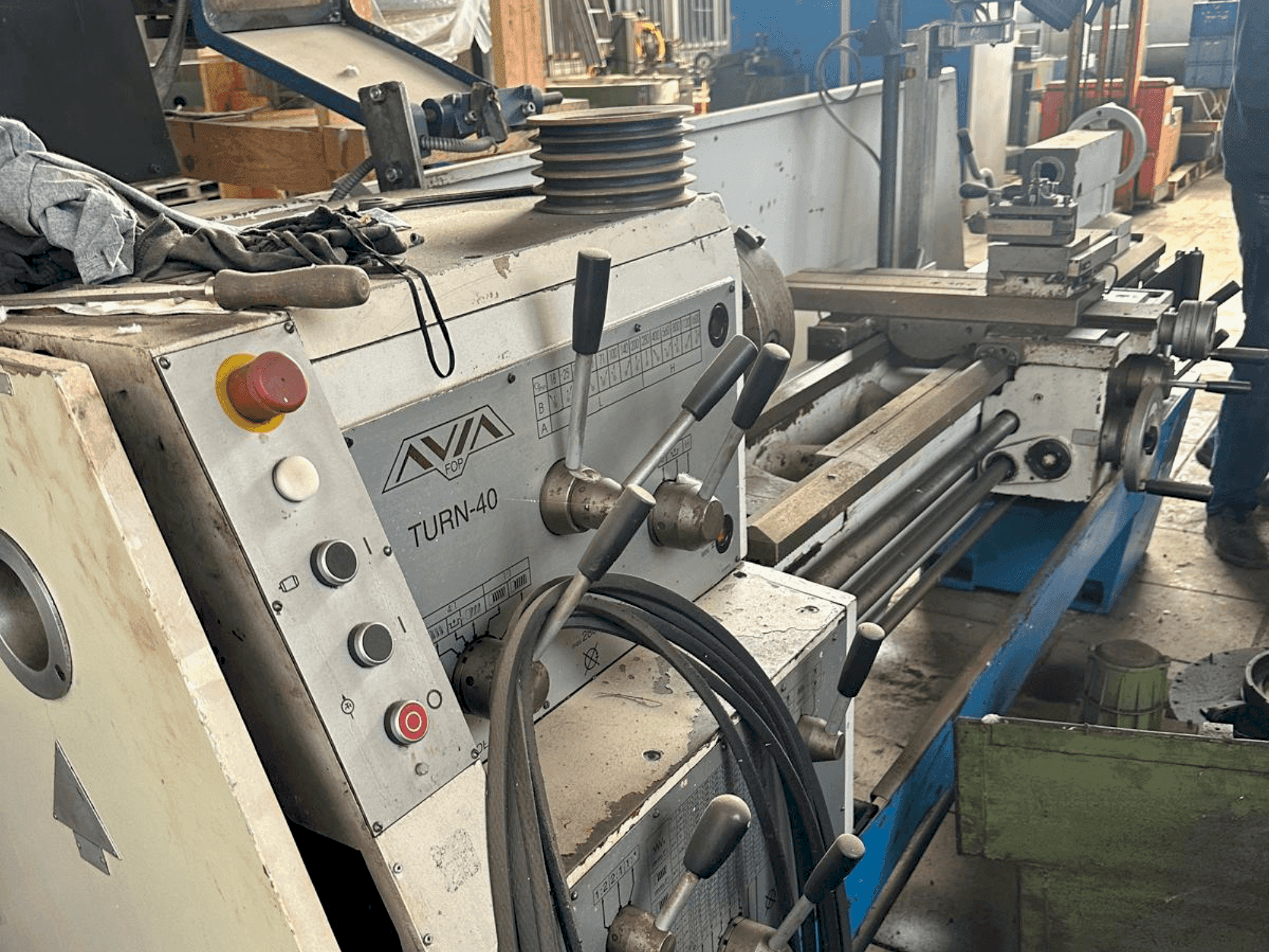 Avia TURN-40-maskinen framifrån