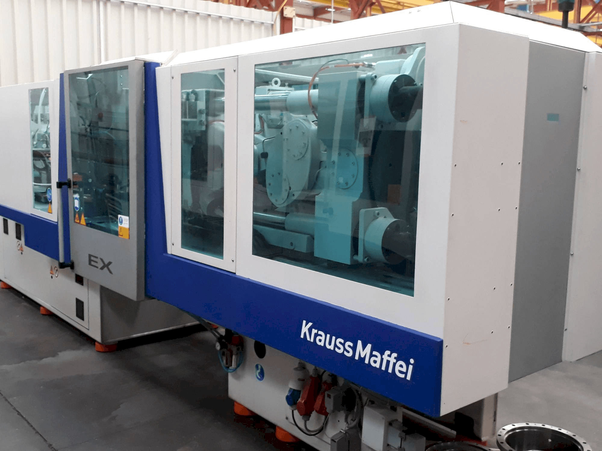 Krauss Maffei 160-750 EX-maskinen framifrån