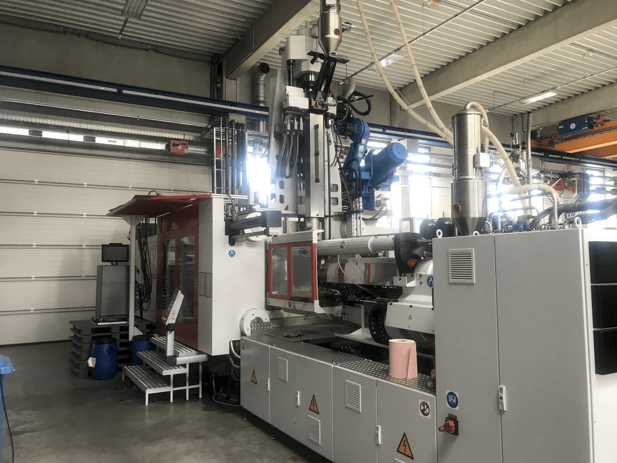FERROMATIK MILACRON MM 800 MSW-maskinen framifrån