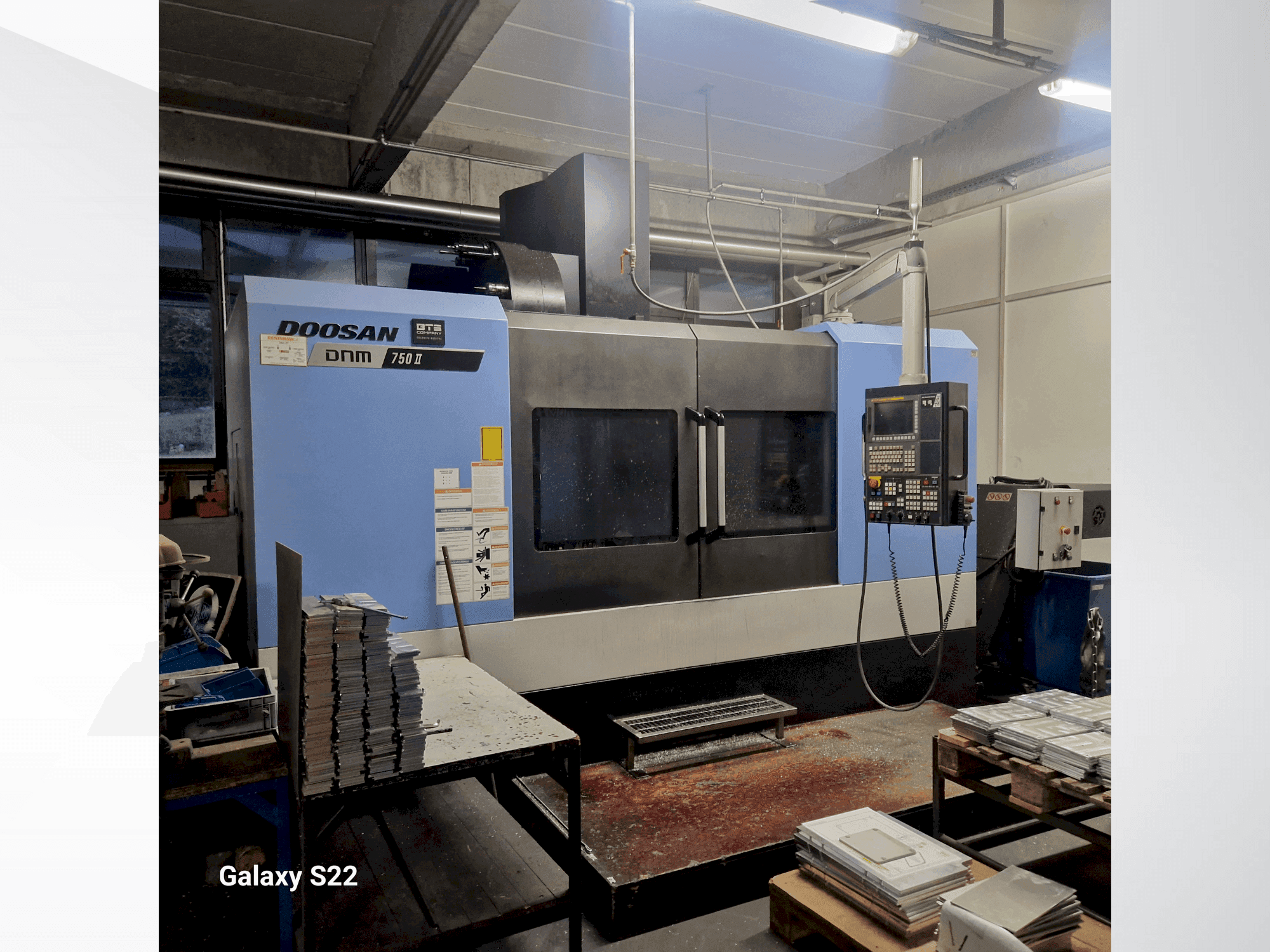 DOOSAN DNM 750 II-maskinen framifrån