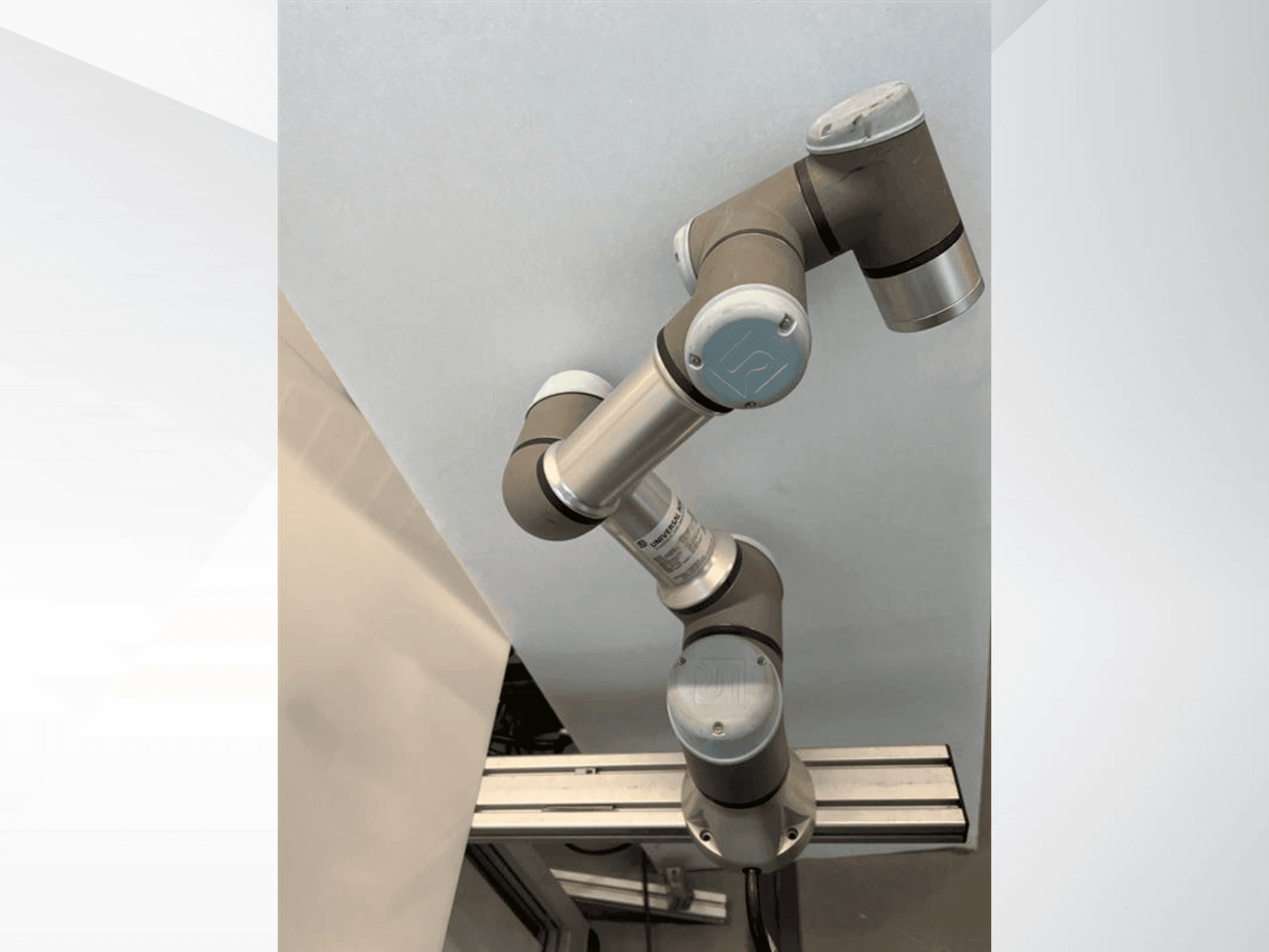 Universal Robots UR-3e-maskinen framifrån