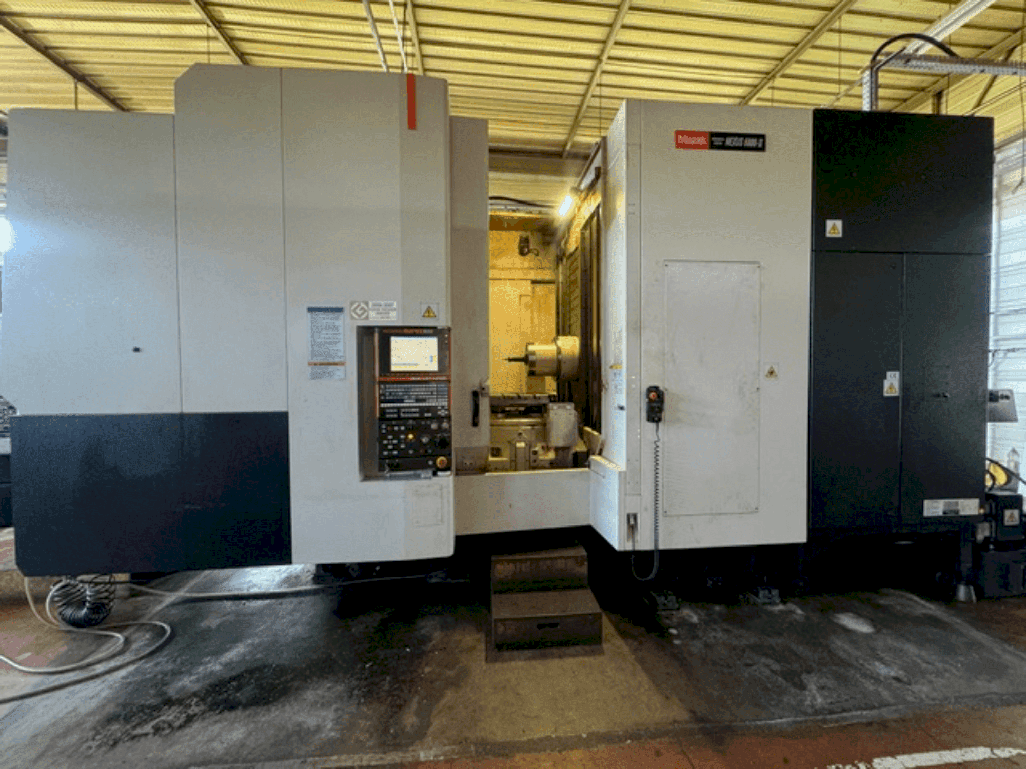Mazak HC NEXUS 6800II-maskinen framifrån