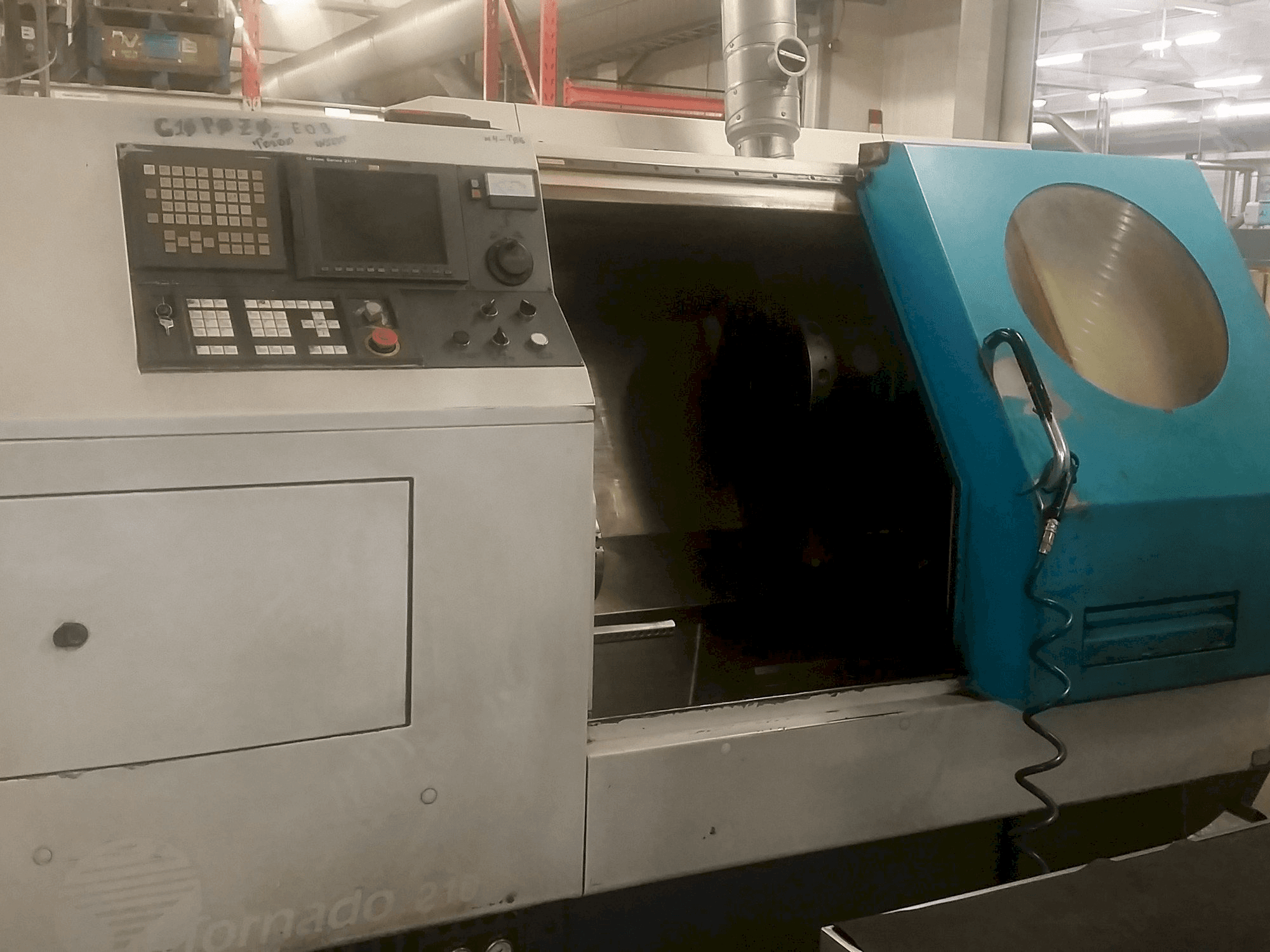 600 Lathes Tornado 210-maskinen framifrån