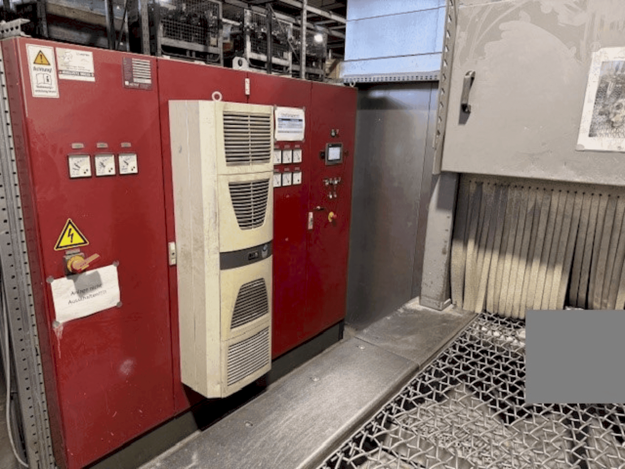 AGTOS blasting system-maskinen framifrån