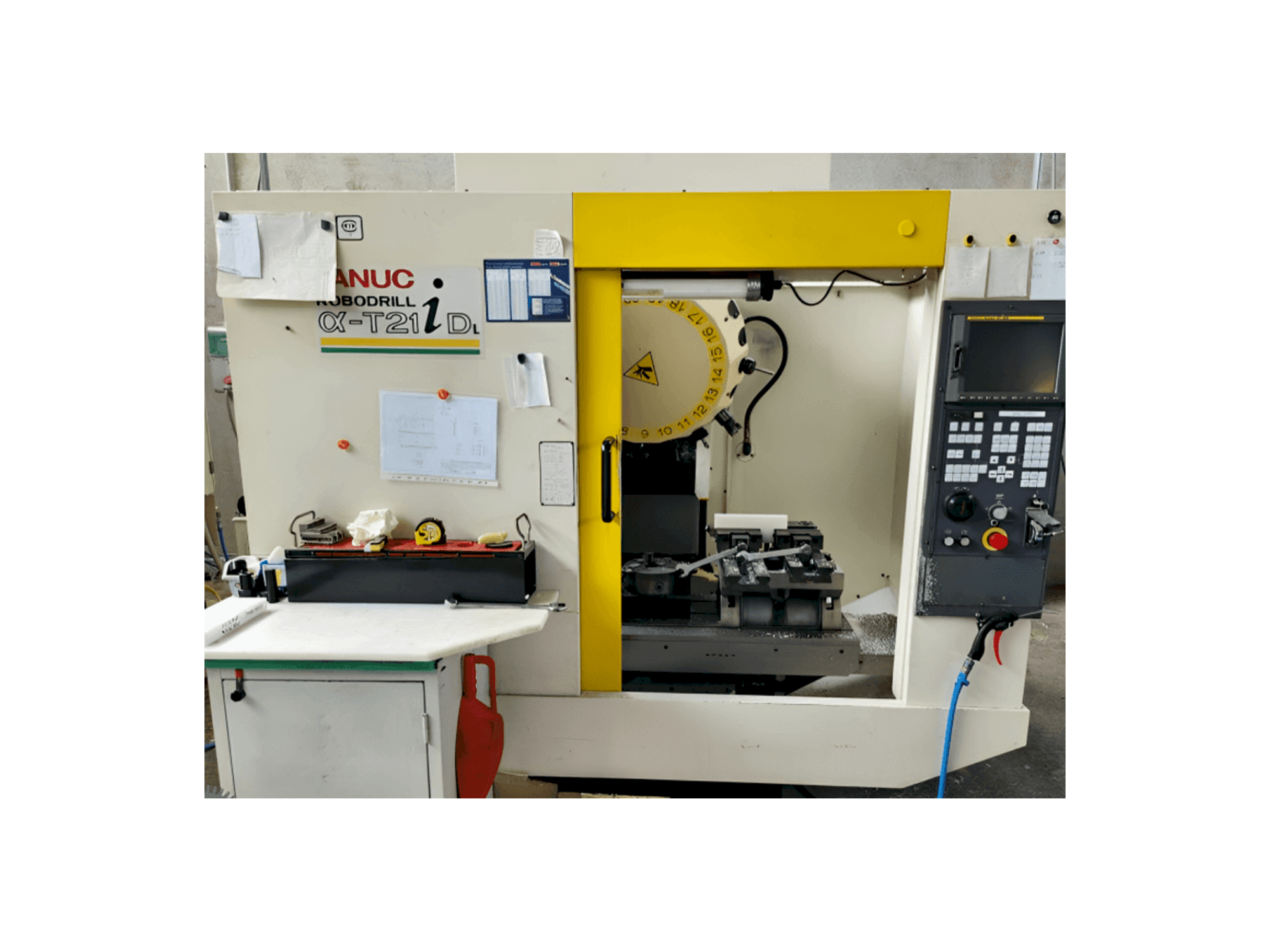FANUC Robodrill Alpha T21iD-maskinen framifrån